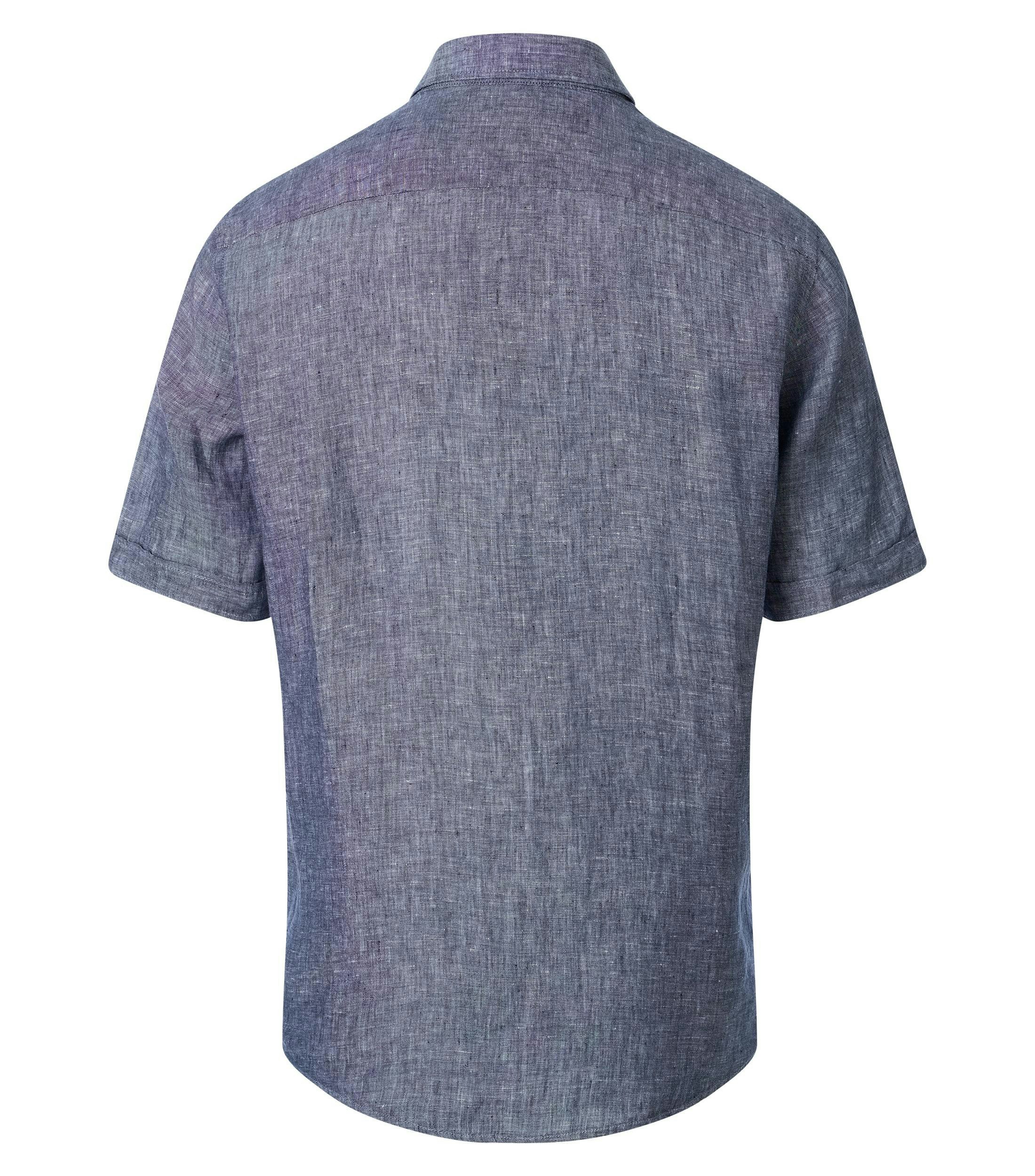 Ein Freizeithemd im uni Muster in der Farbe Blau