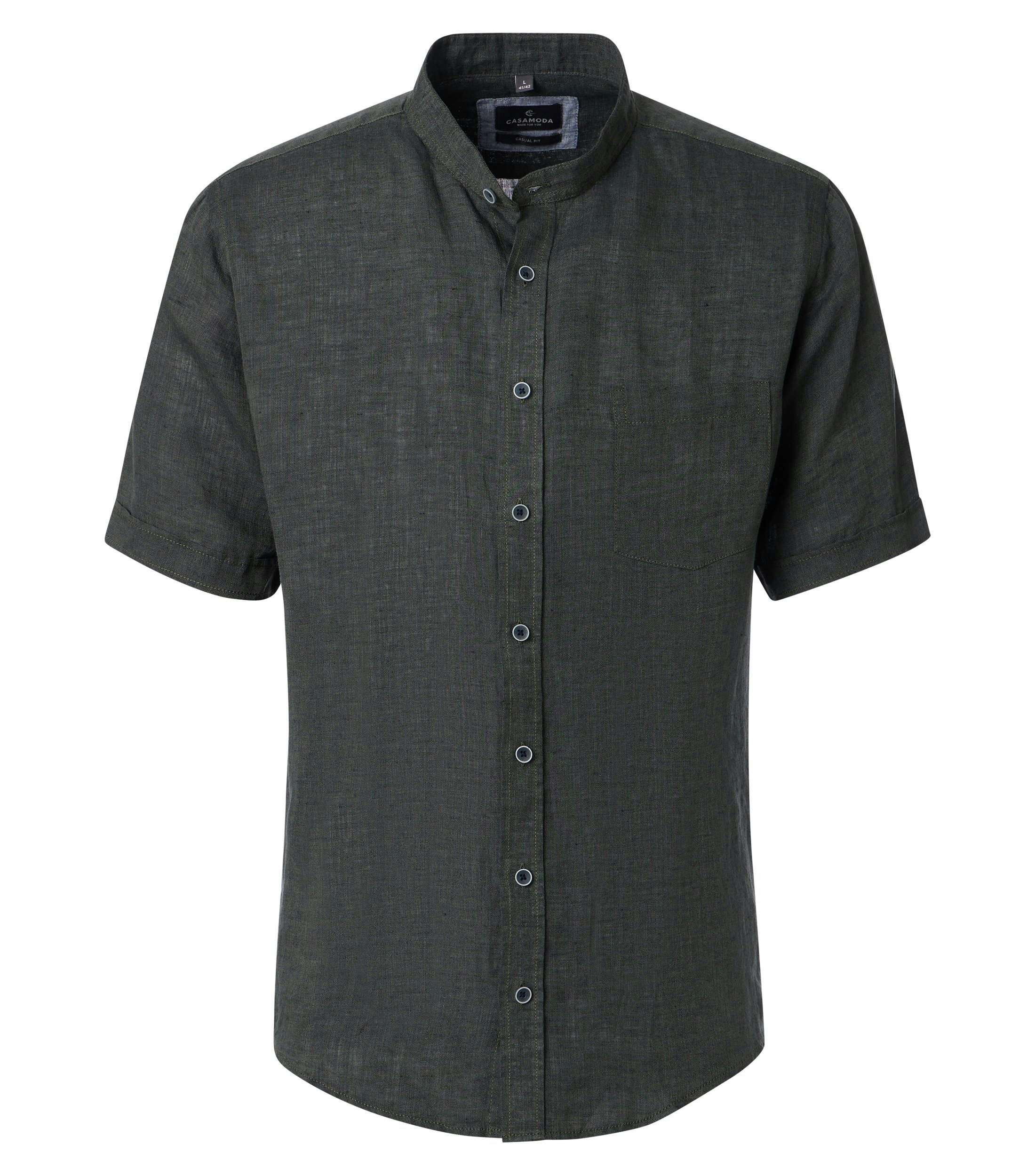 Ein Freizeithemd im uni Muster in der Farbe Dunkelgrün