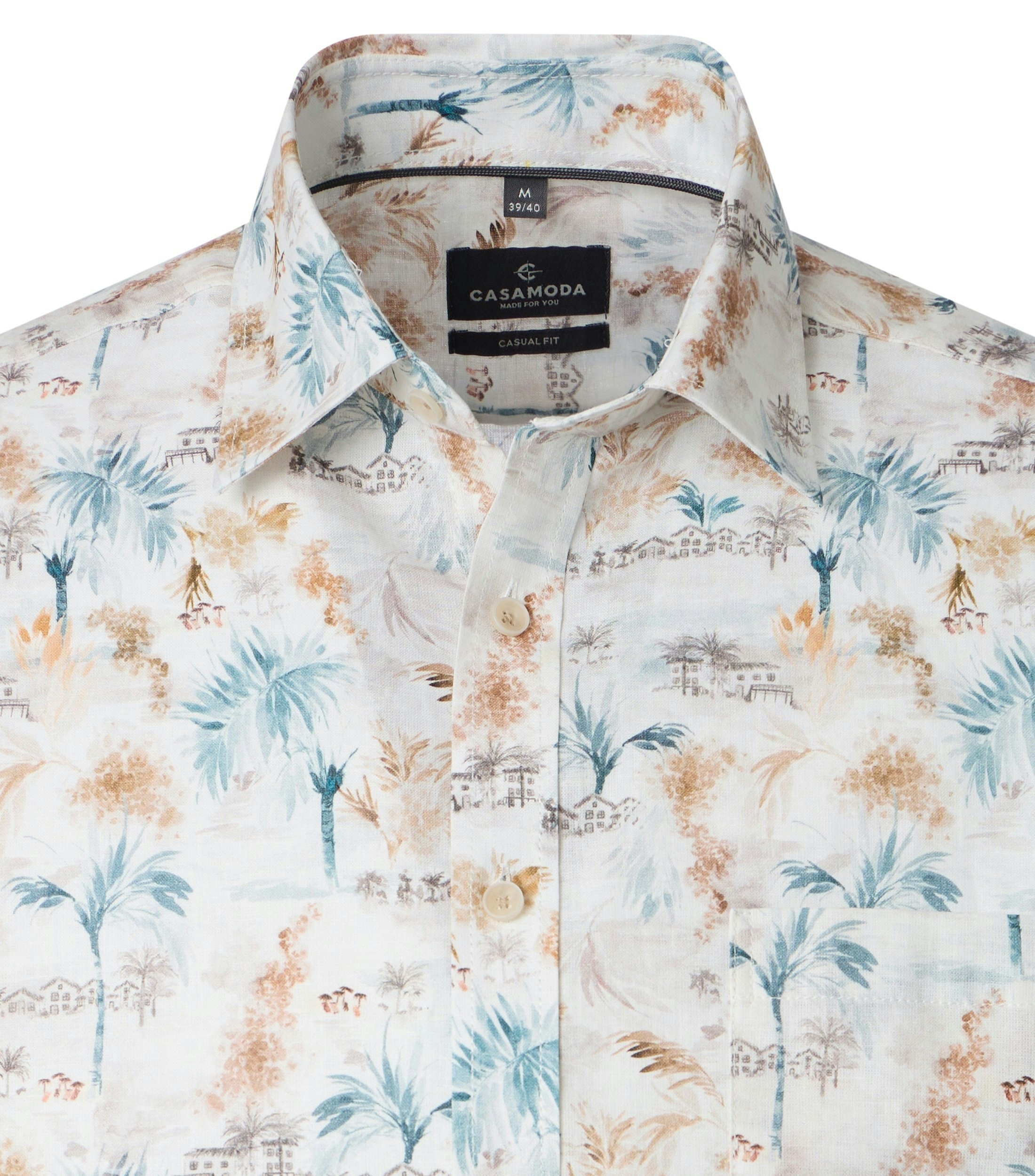 Ein Freizeithemd im Print Muster in der Farbe Beige