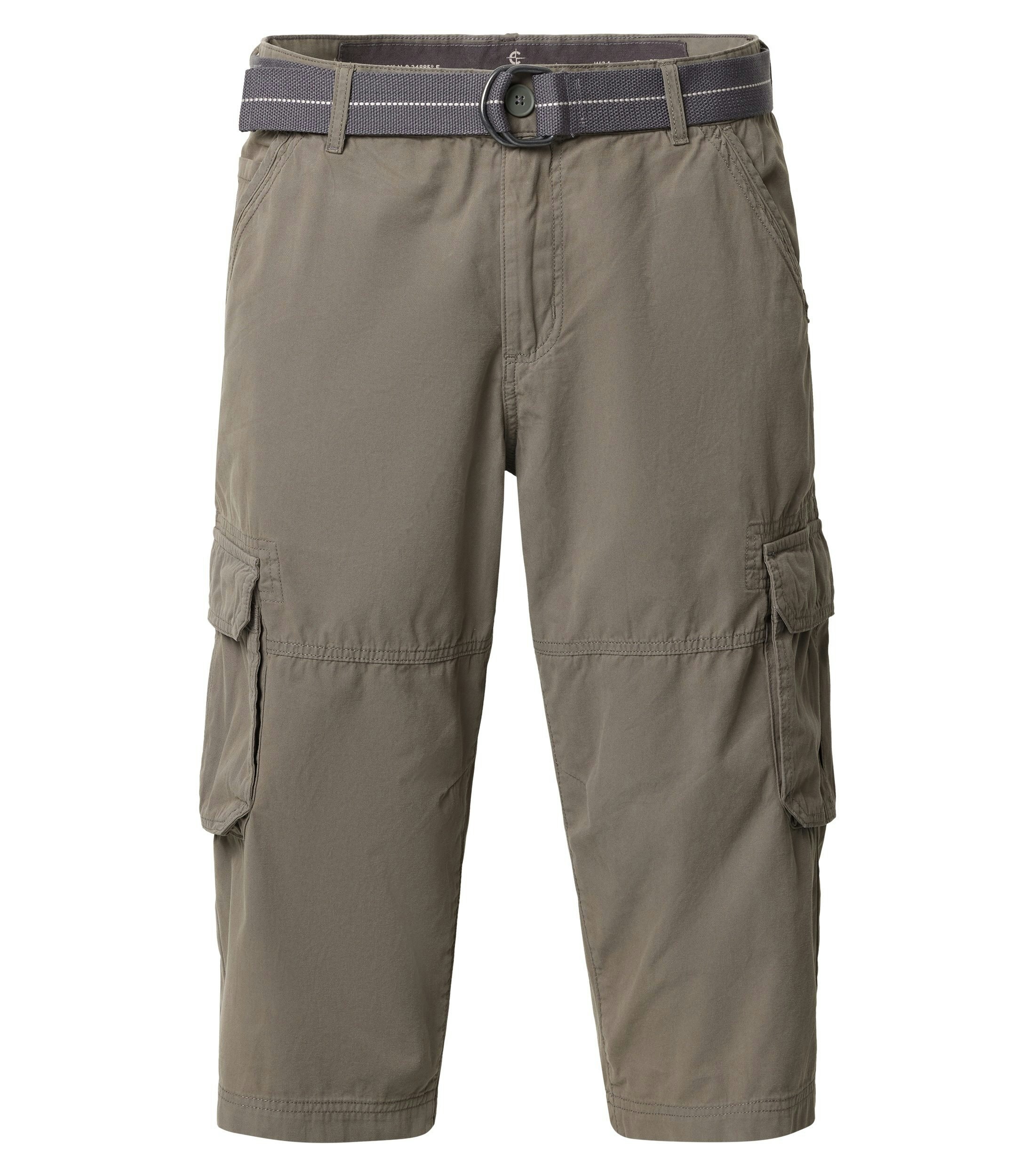 Eine Shorts im uni Muster in der Farbe Braun