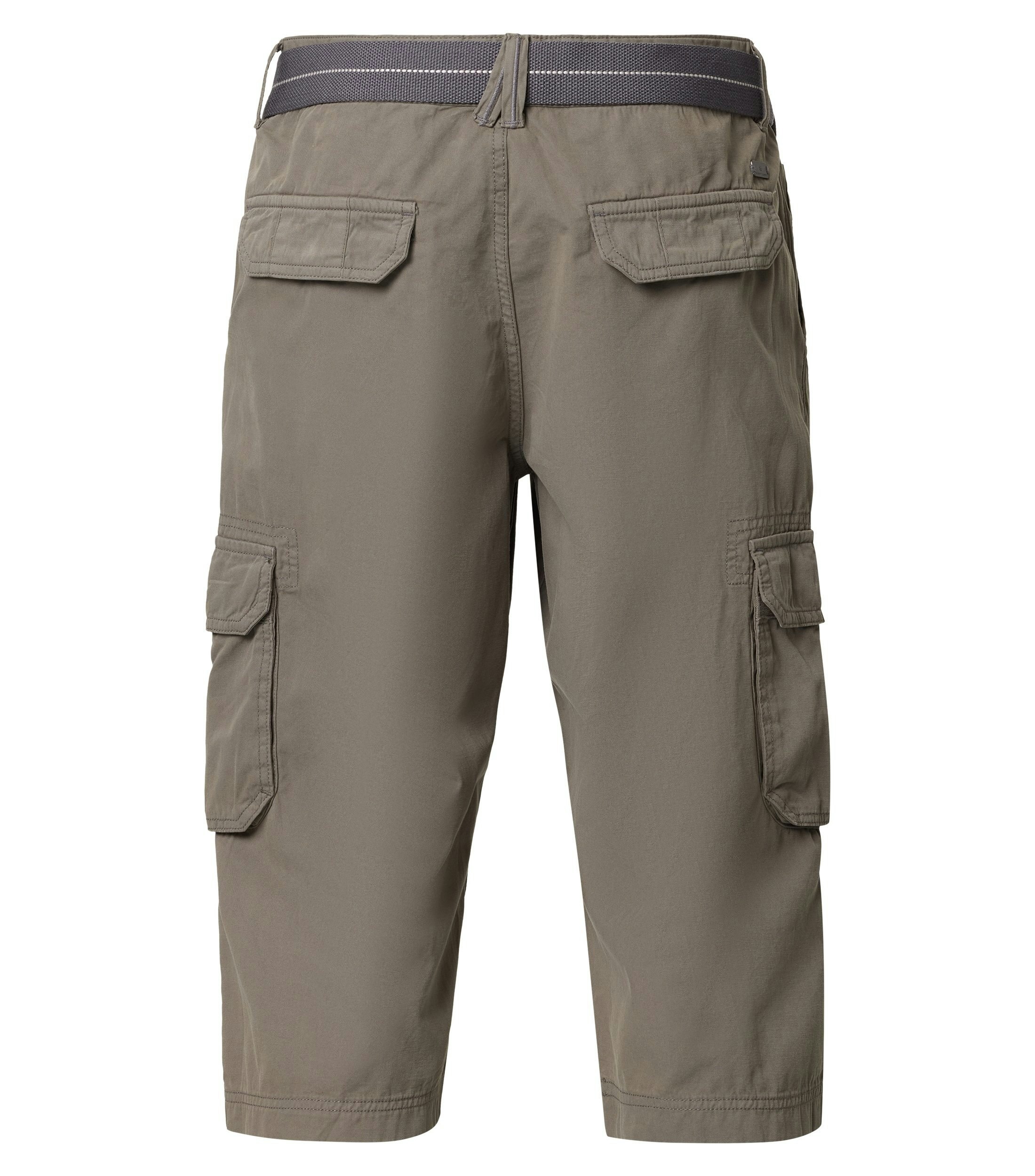 Eine Shorts im uni Muster in der Farbe Braun