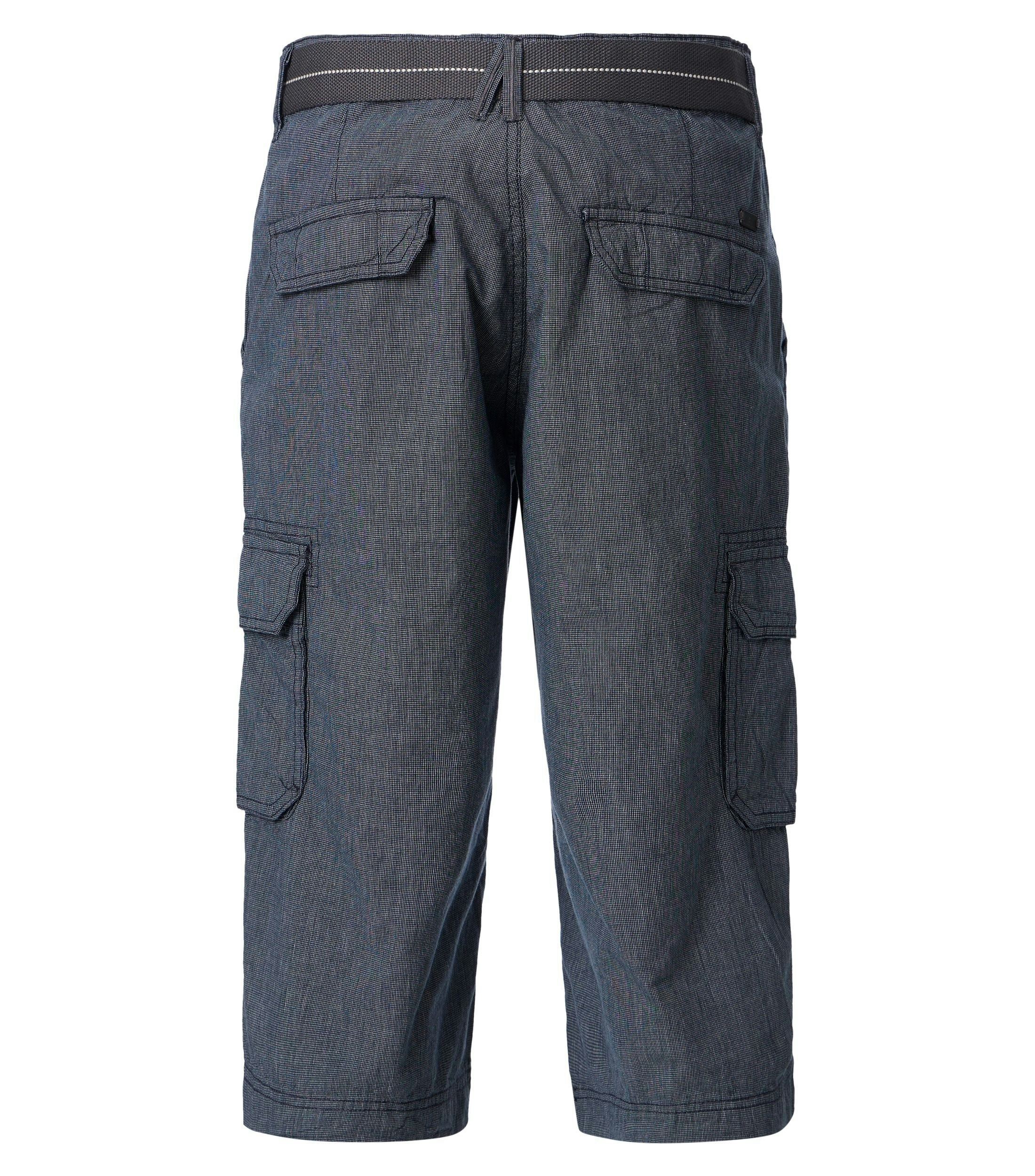 Eine Shorts im uni Muster in der Farbe Blau