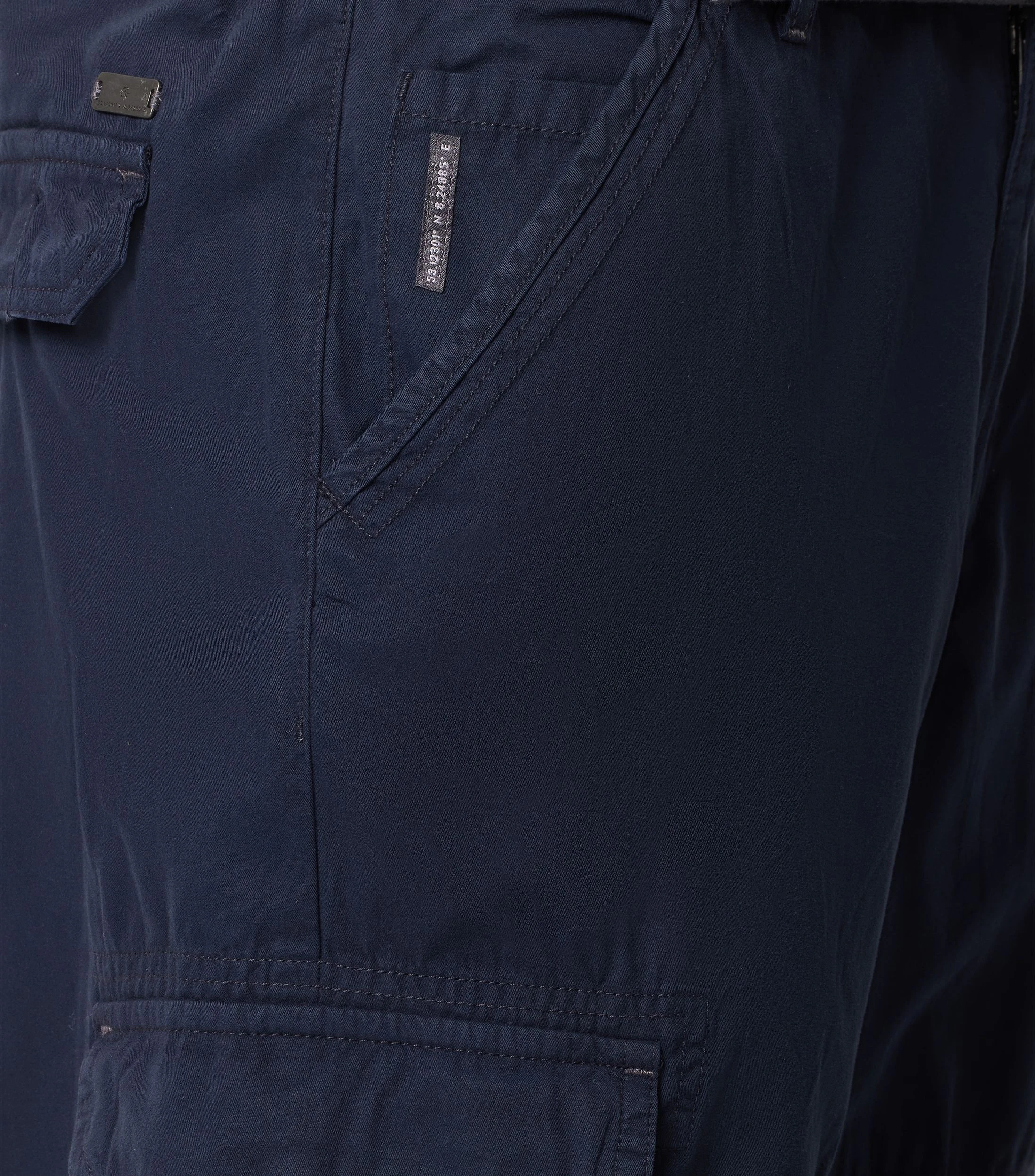 Shorts im unifarbenen Design in der Farbe Dunkelblau