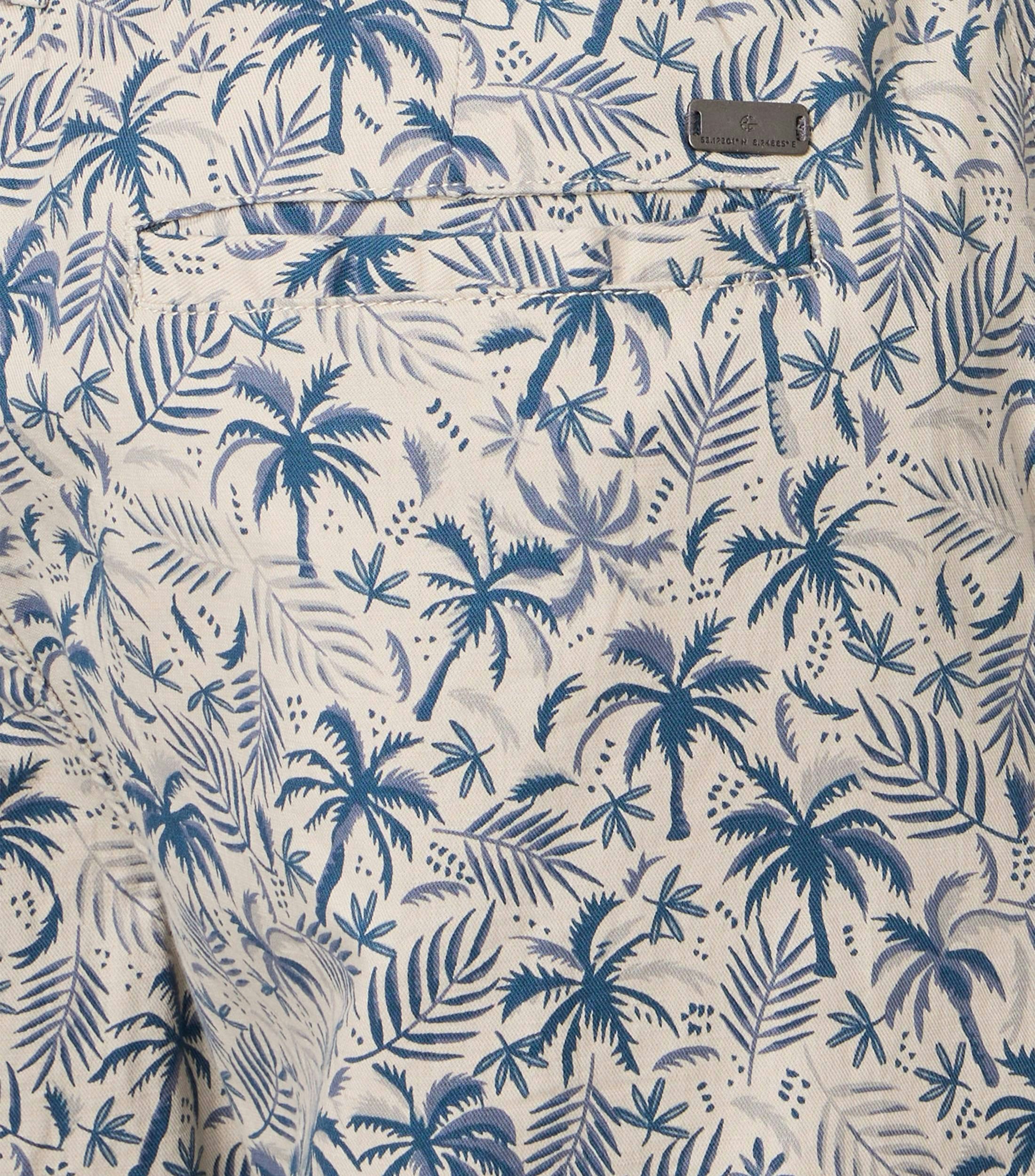 Eine Shorts im uni Muster in der Farbe Champagner Beige