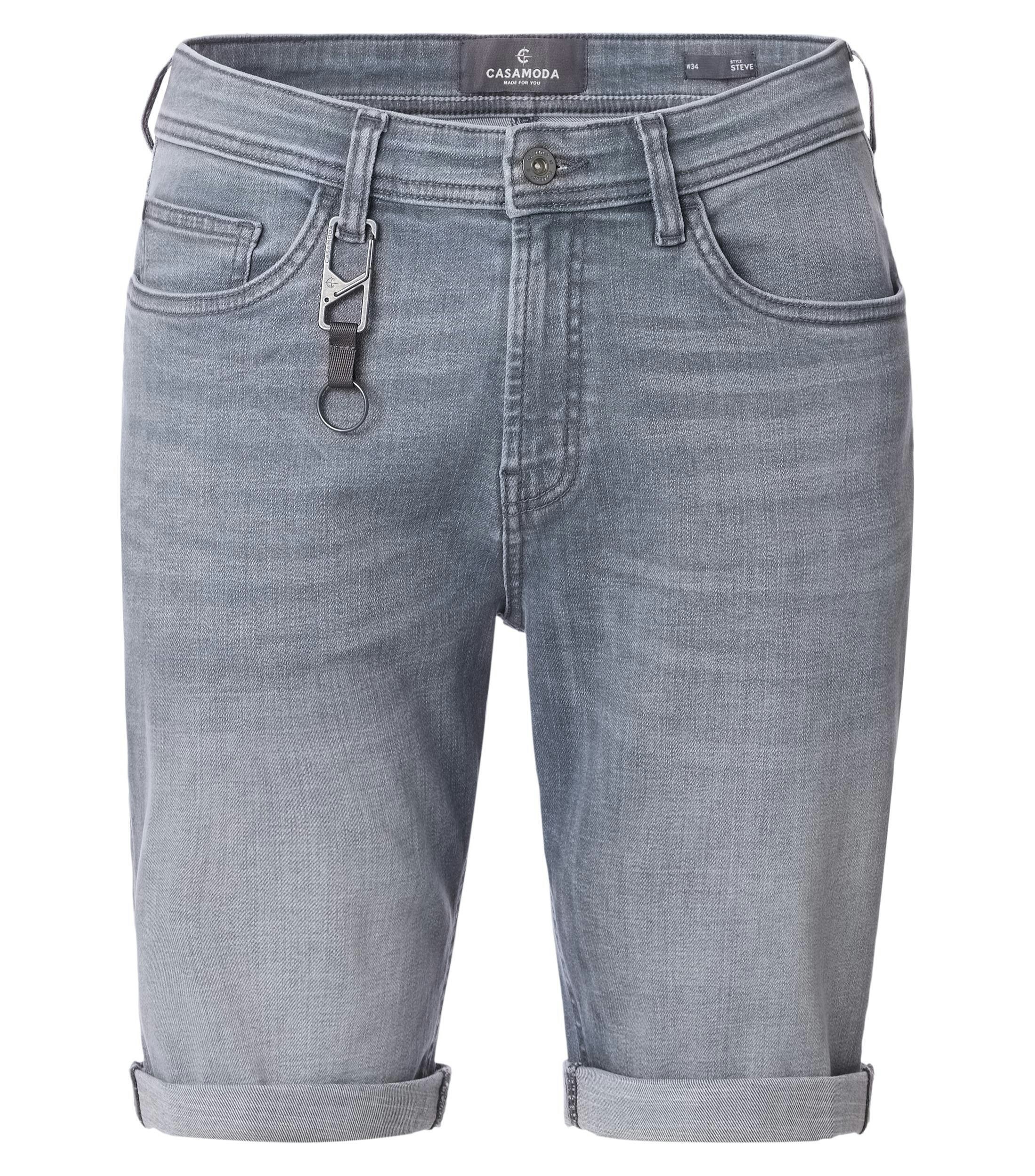 Eine Shorts im uni Muster in der Farbe Grau