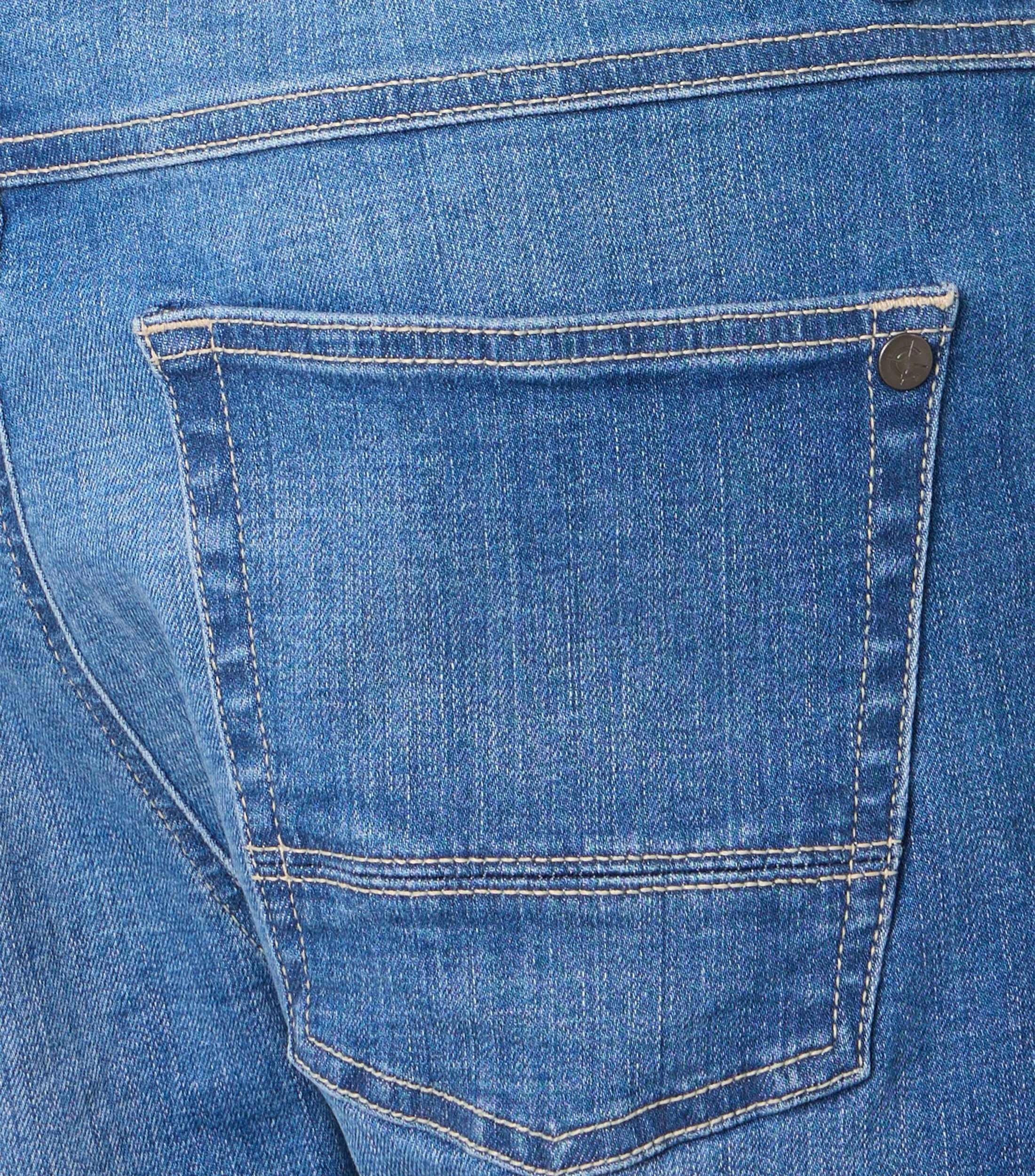 Shorts im unifarbenen Design in der Farbe Blau