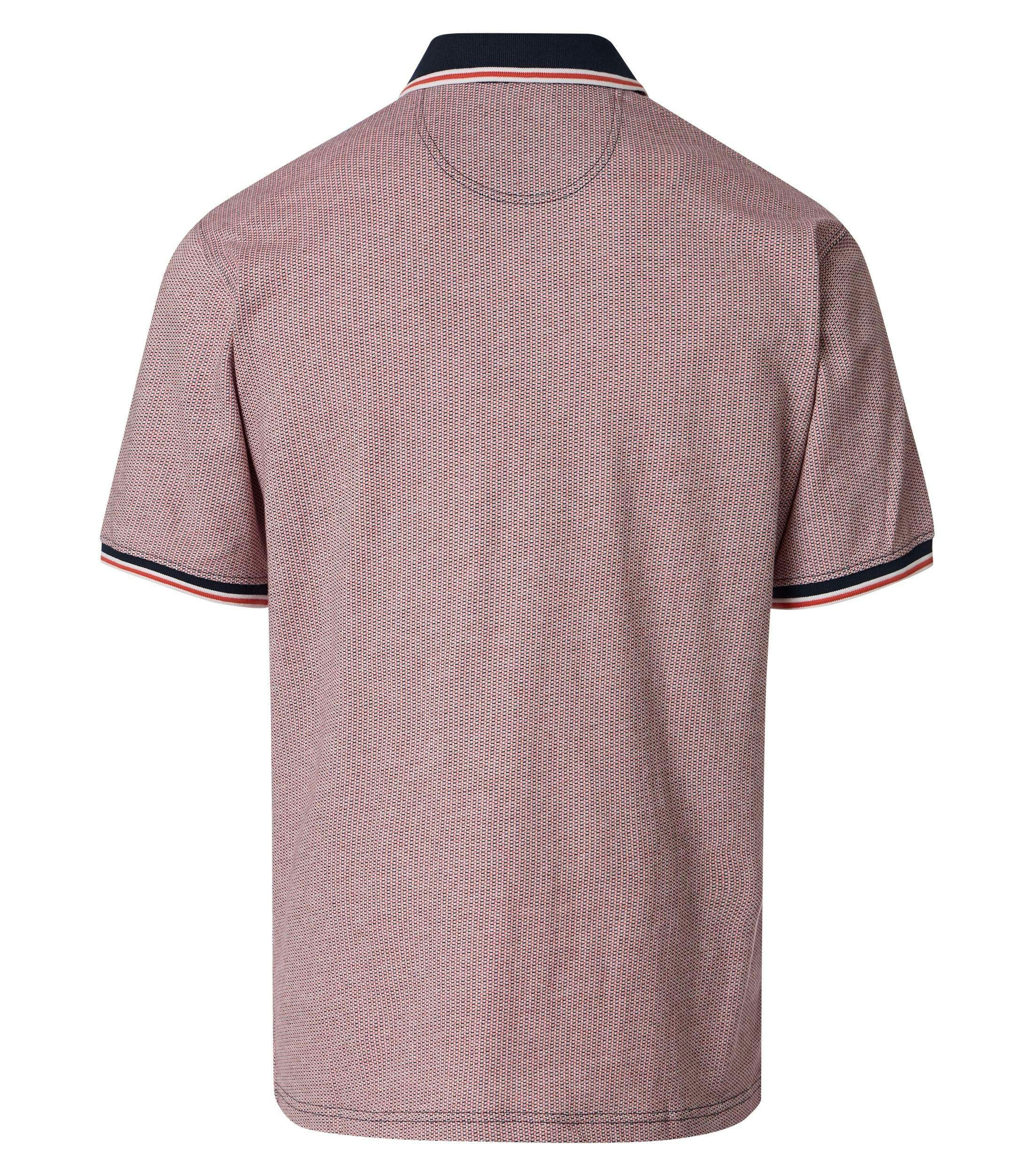 Ein Polo-Shirt im Print Muster in der Farbe Hellrot
