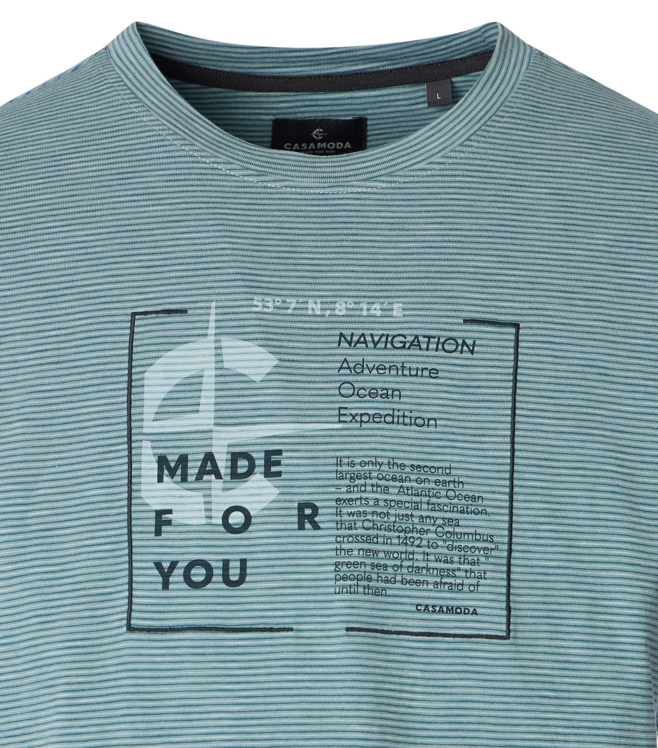 Ein T-Shirt im uni Muster in der Farbe Türkisblau