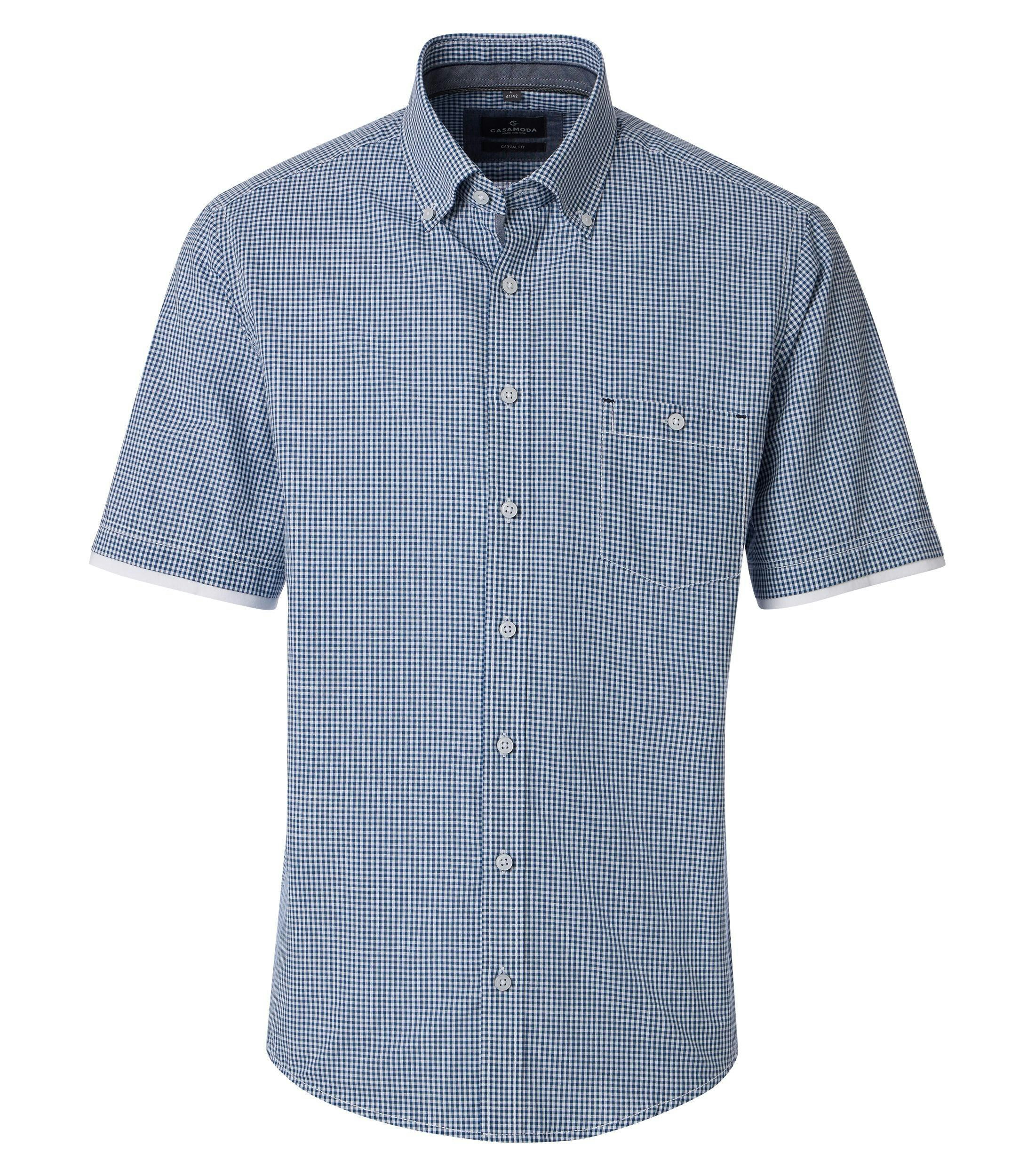 Ein Freizeithemd im kariert Muster in der Farbe Blau