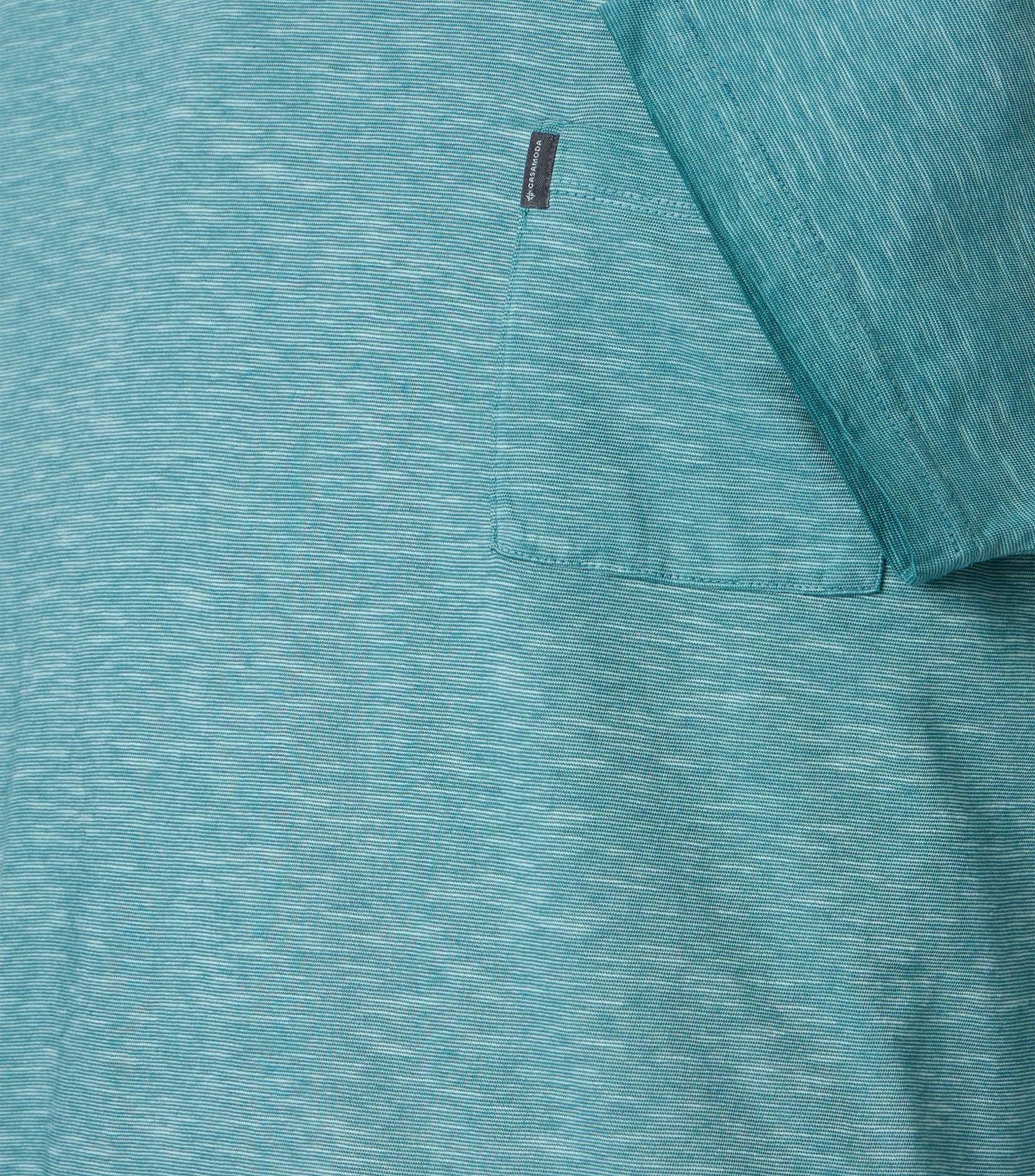Ein T-Shirt im uni Muster in der Farbe Türkisblau