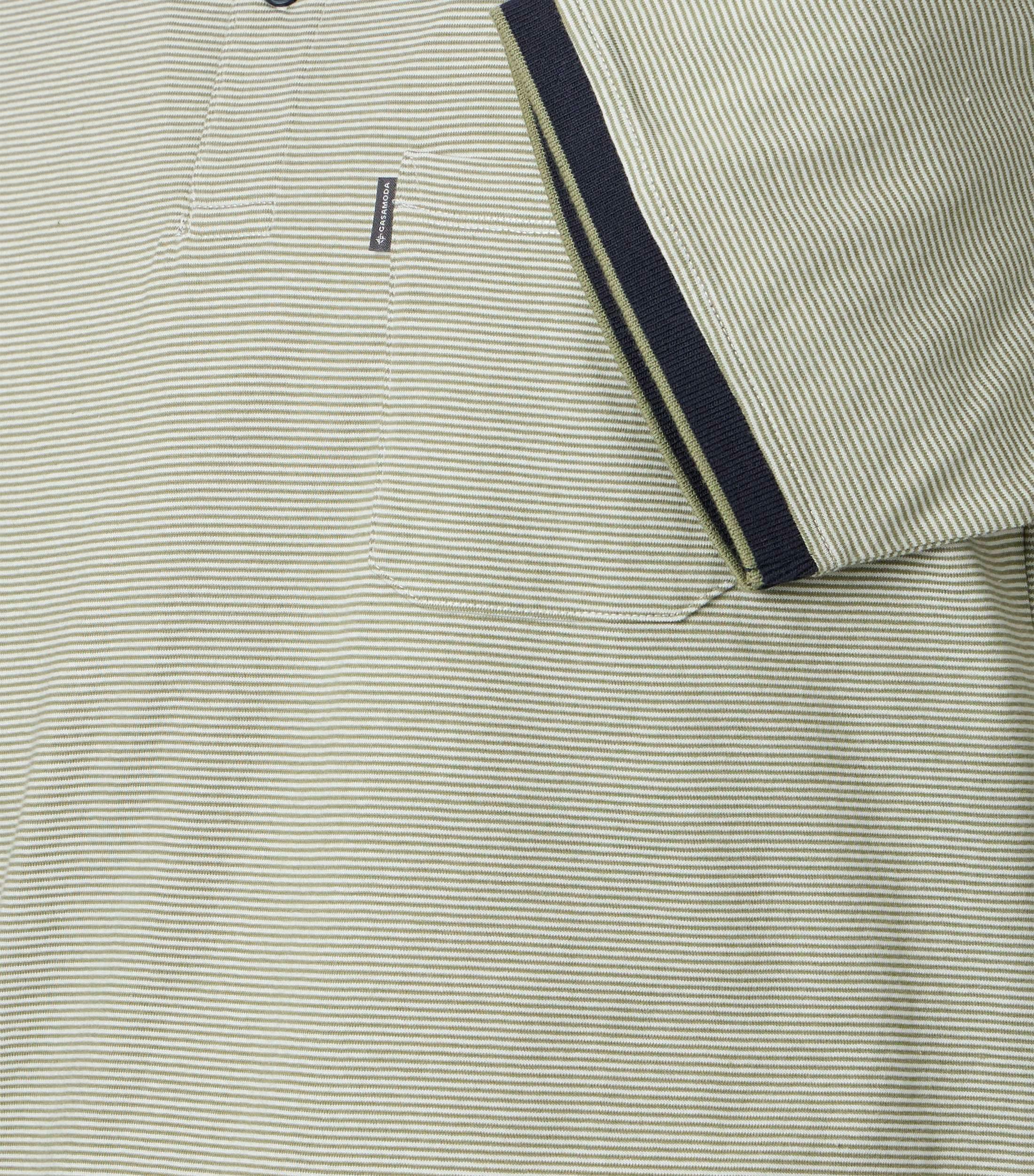 Ein Polo-Shirt im andere Muster Muster in der Farbe Hellgrün