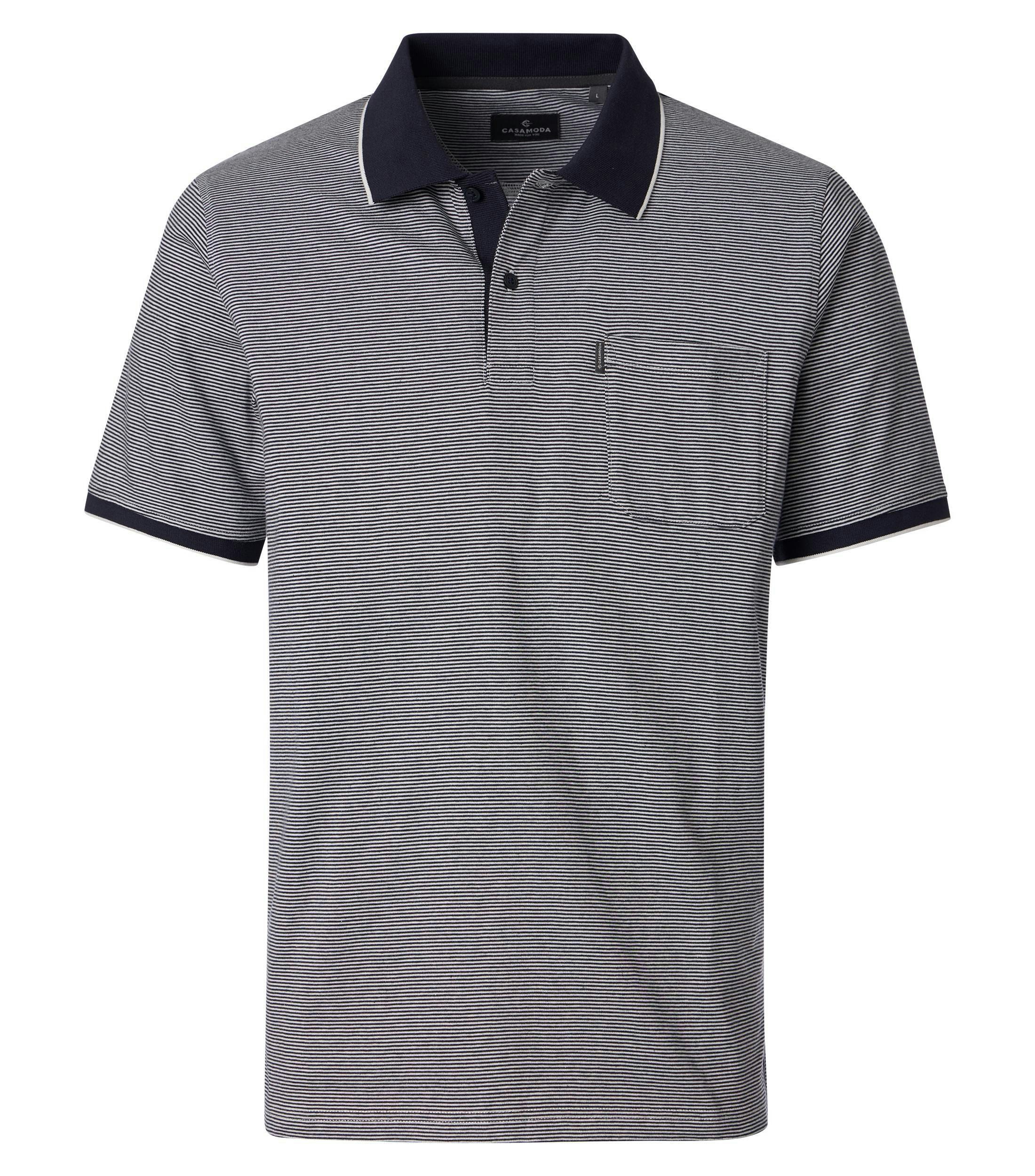 Ein Polo-Shirt im gestreift Muster in der Farbe graues Mittelblau