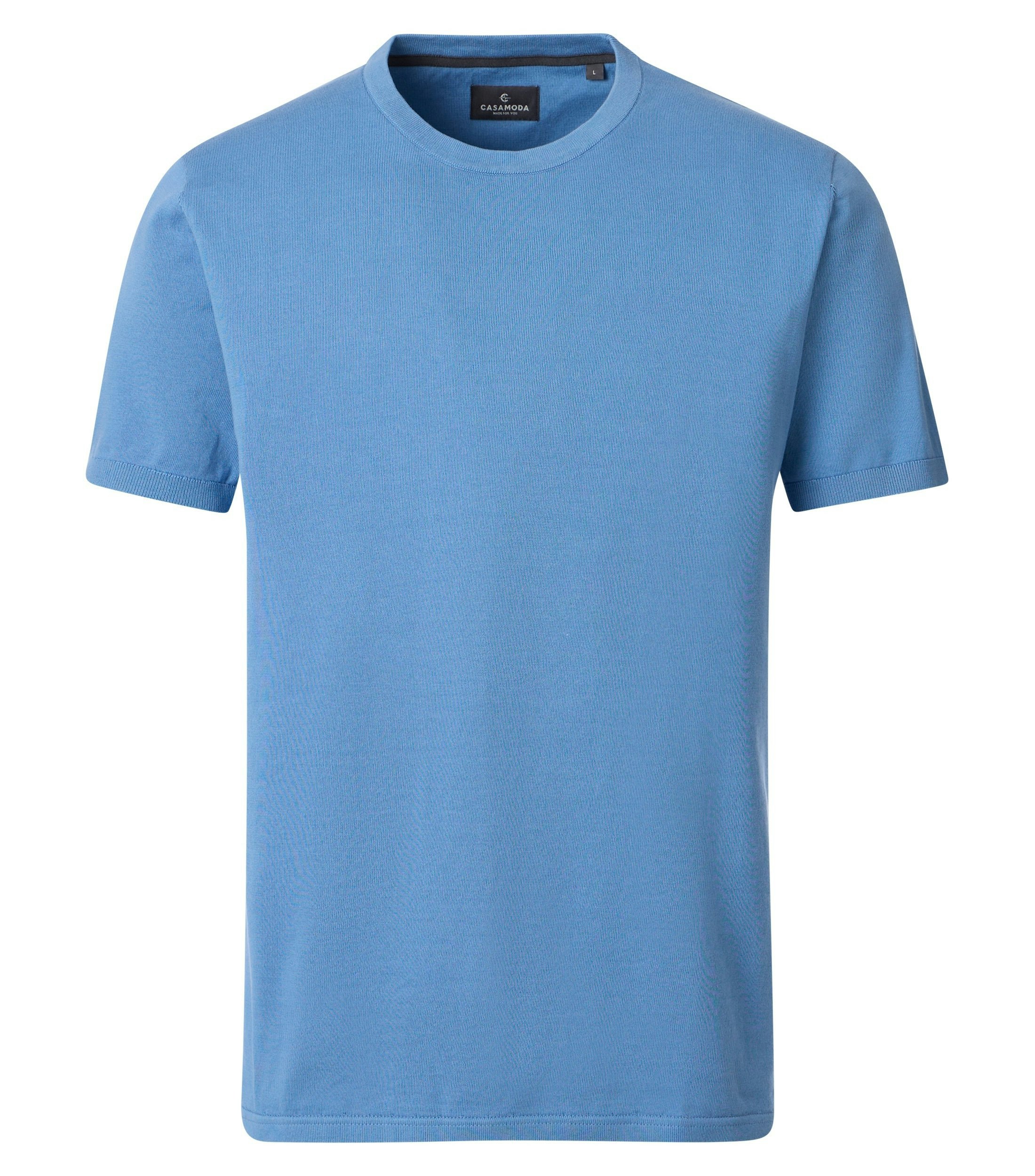 Ein T-Shirt im uni Muster in der Farbe Blau