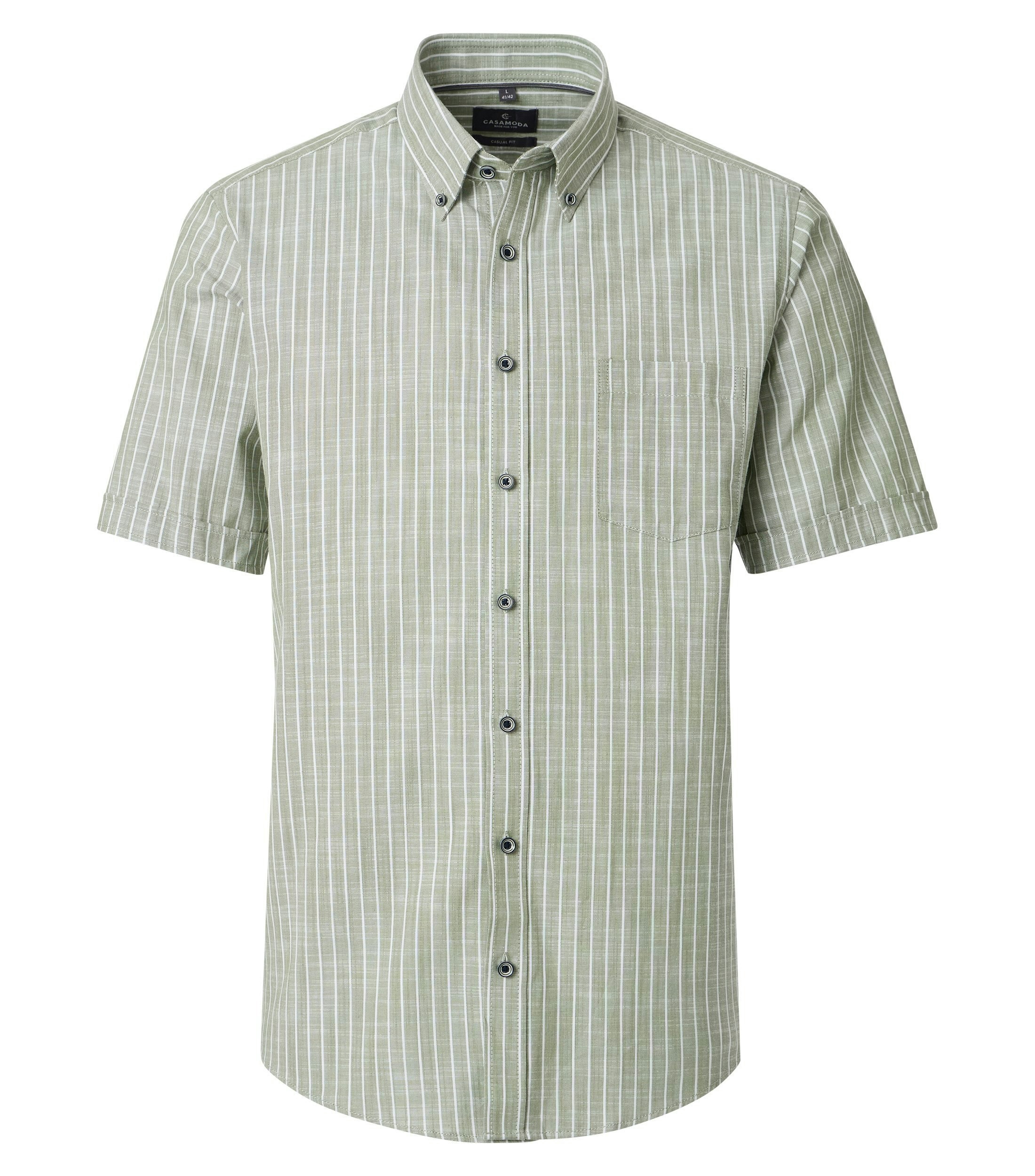 Ein Freizeithemd im gestreift Muster in der Farbe Grün