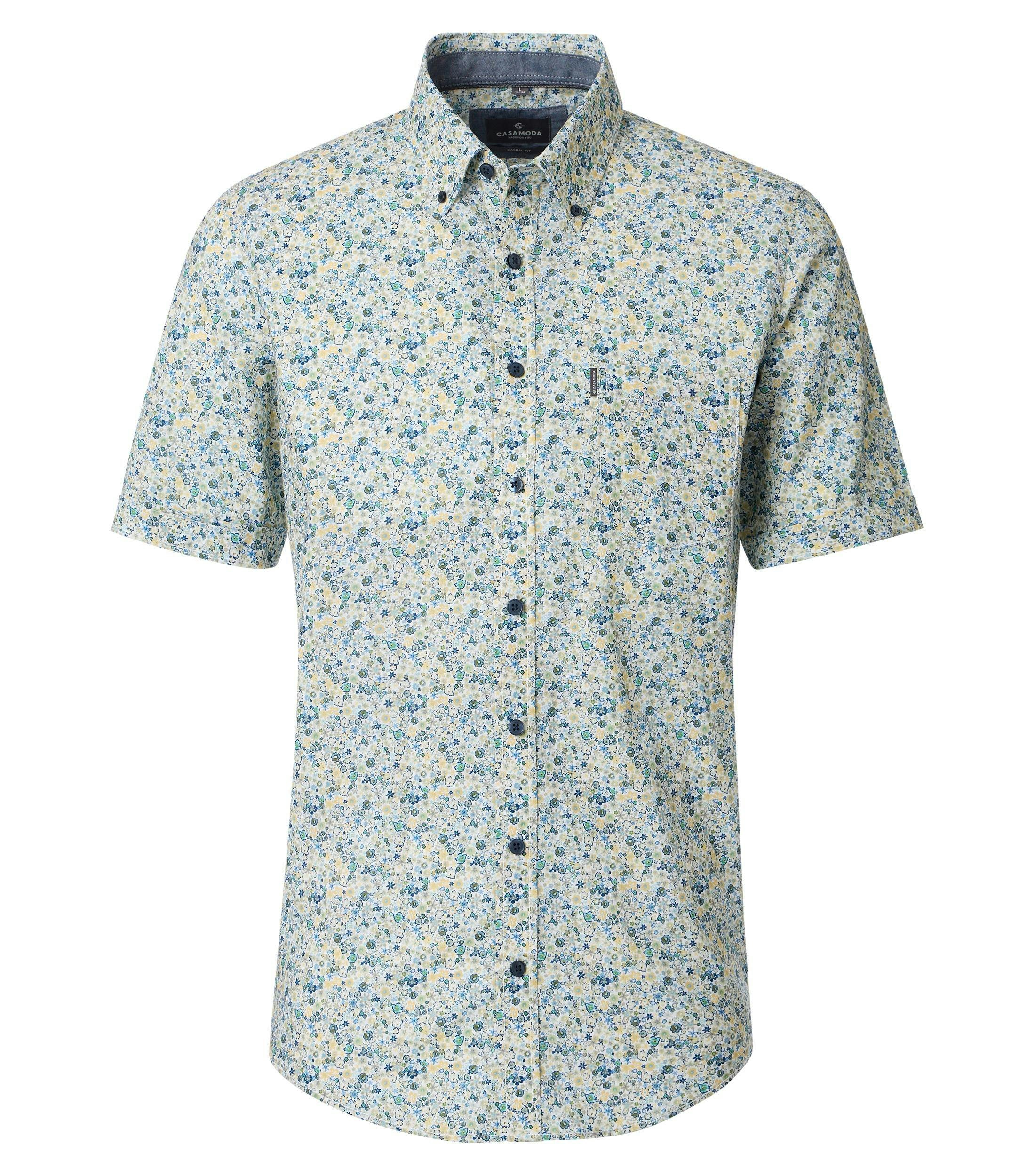 Ein Freizeithemd im Print Muster in der Farbe Grün