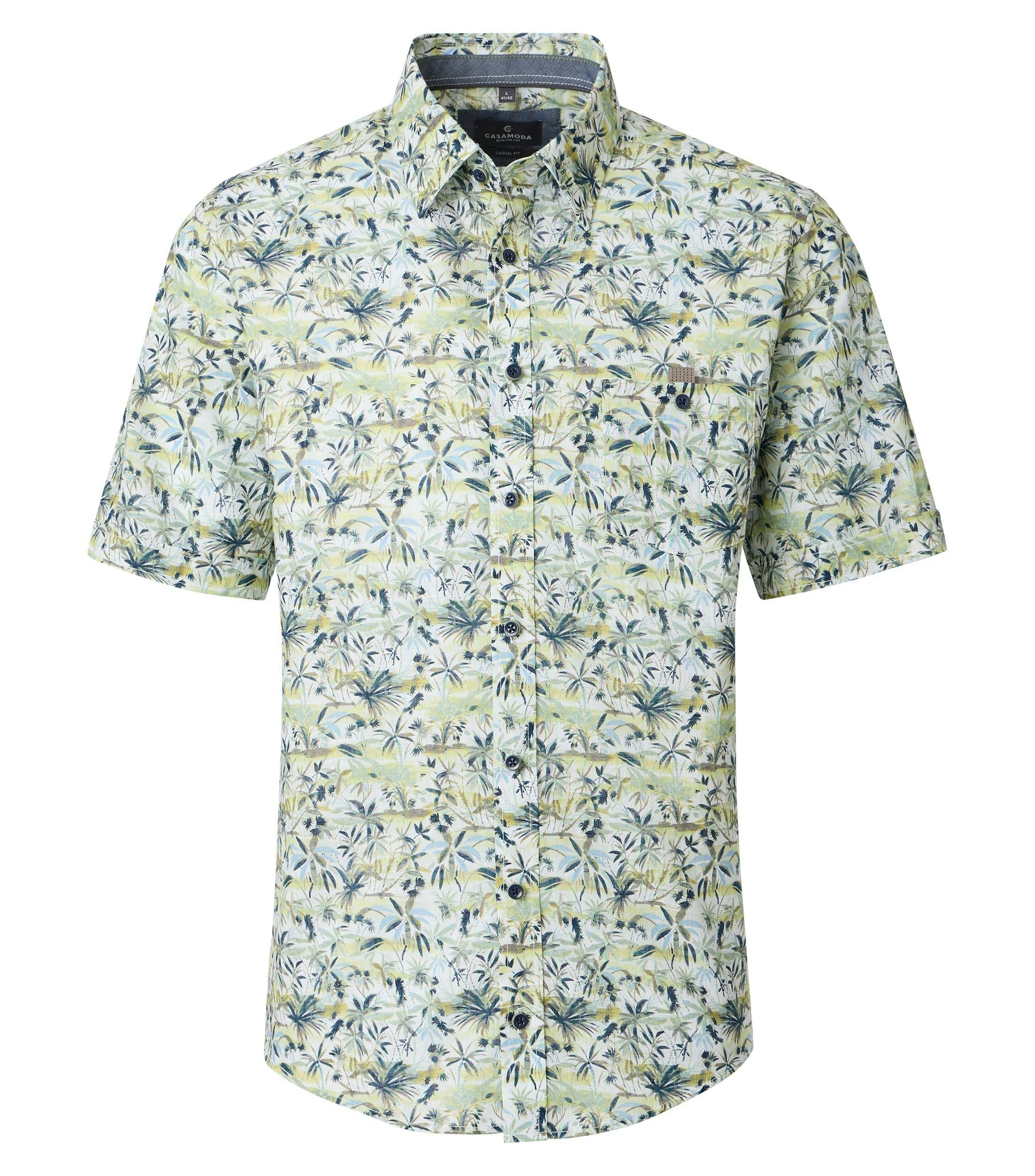 Ein Freizeithemd im Print Muster in der Farbe Grün