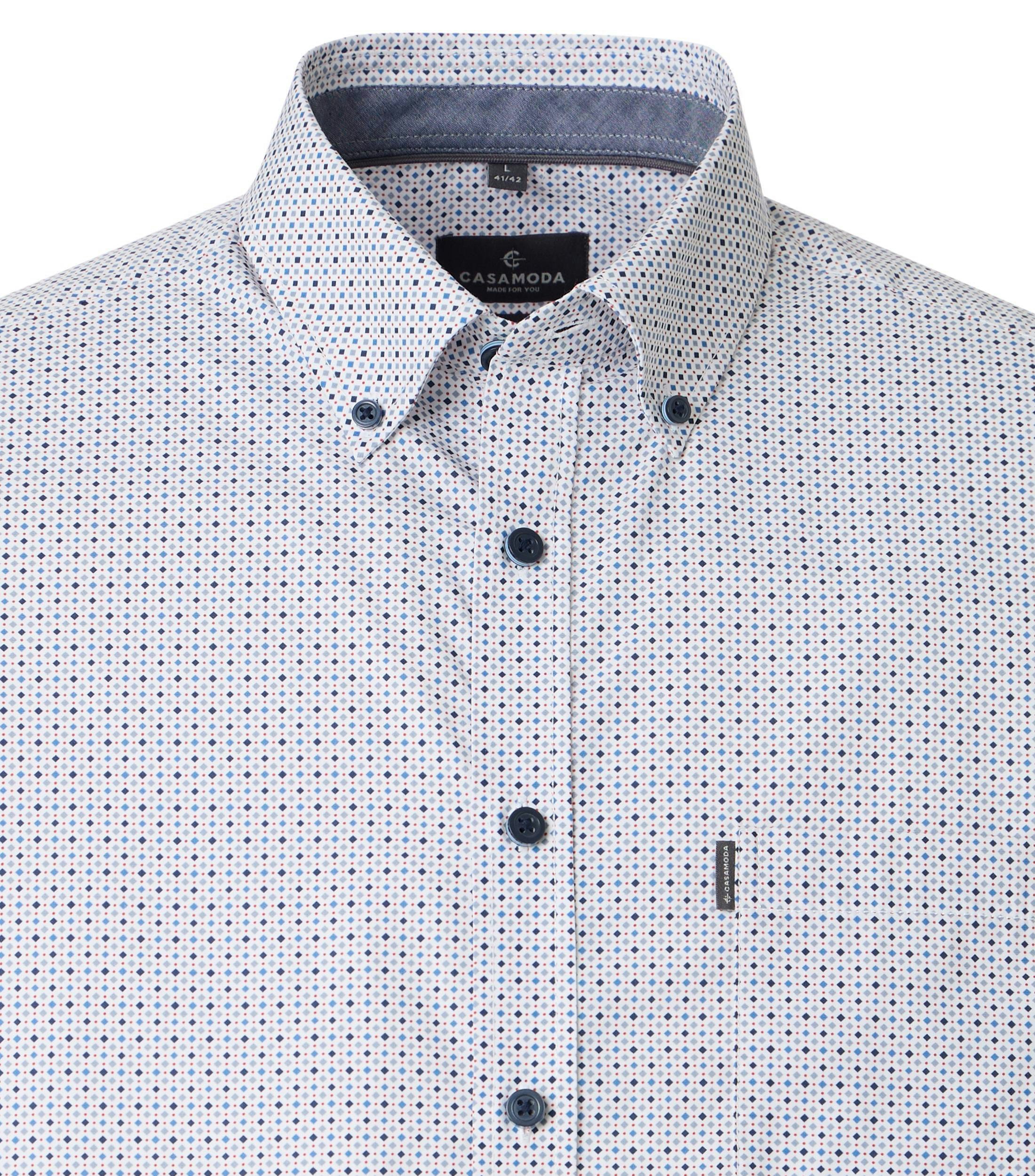 Ein Freizeithemd im Print Muster in der Farbe Blau