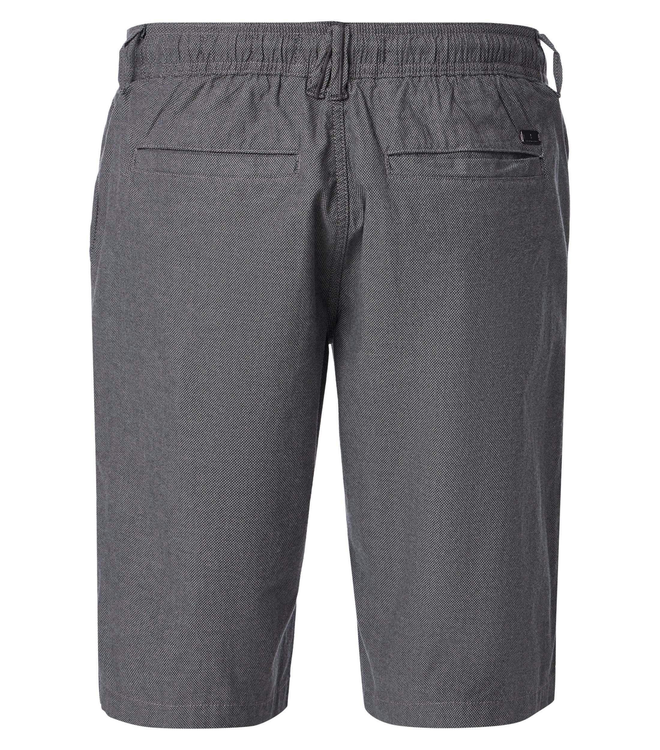 Eine Shorts im uni Muster in der Farbe Grau