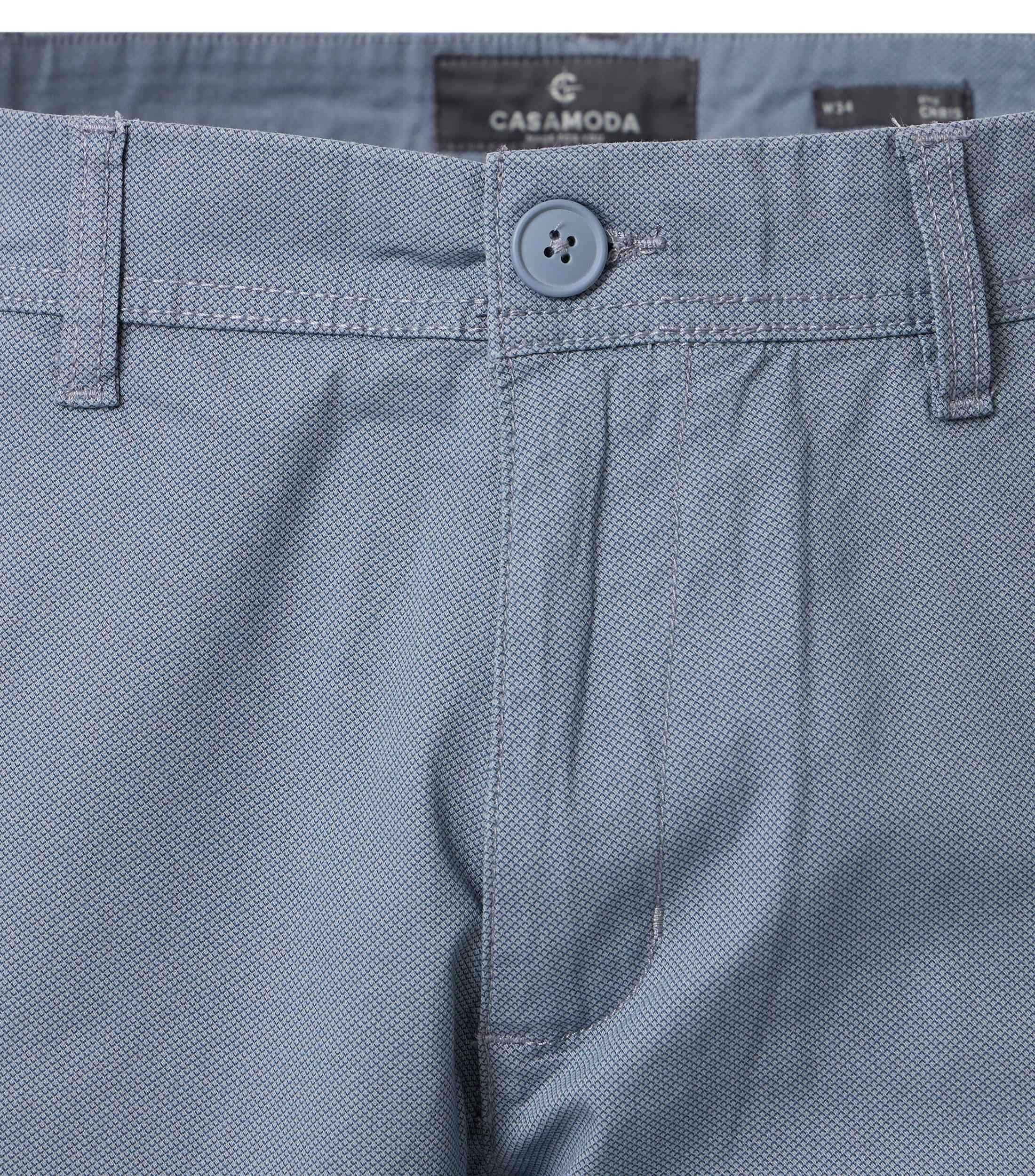 Shorts im unifarbenen Design in der Farbe Hellblau