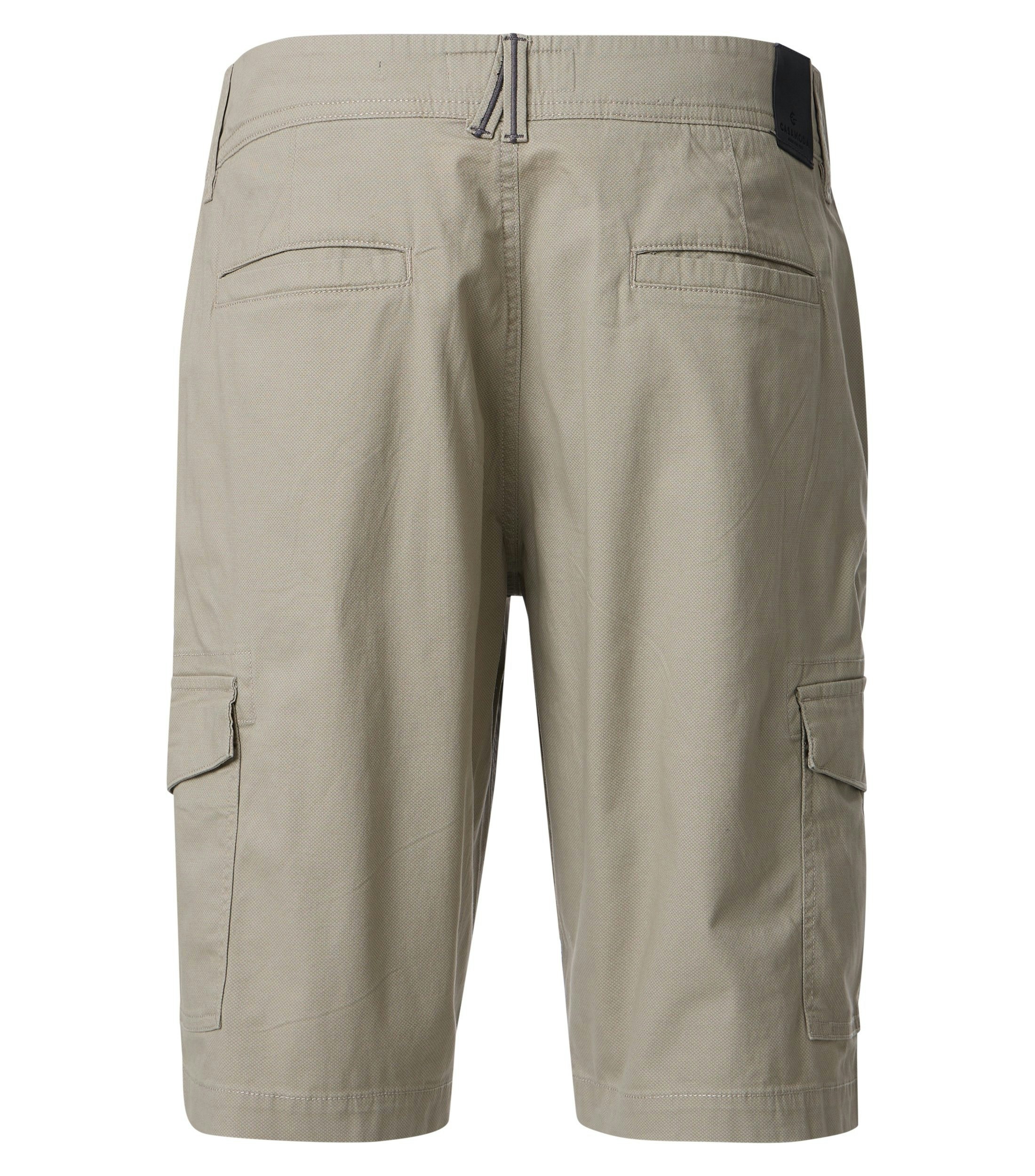Shorts im unifarbenen Design in der Farbe Beige