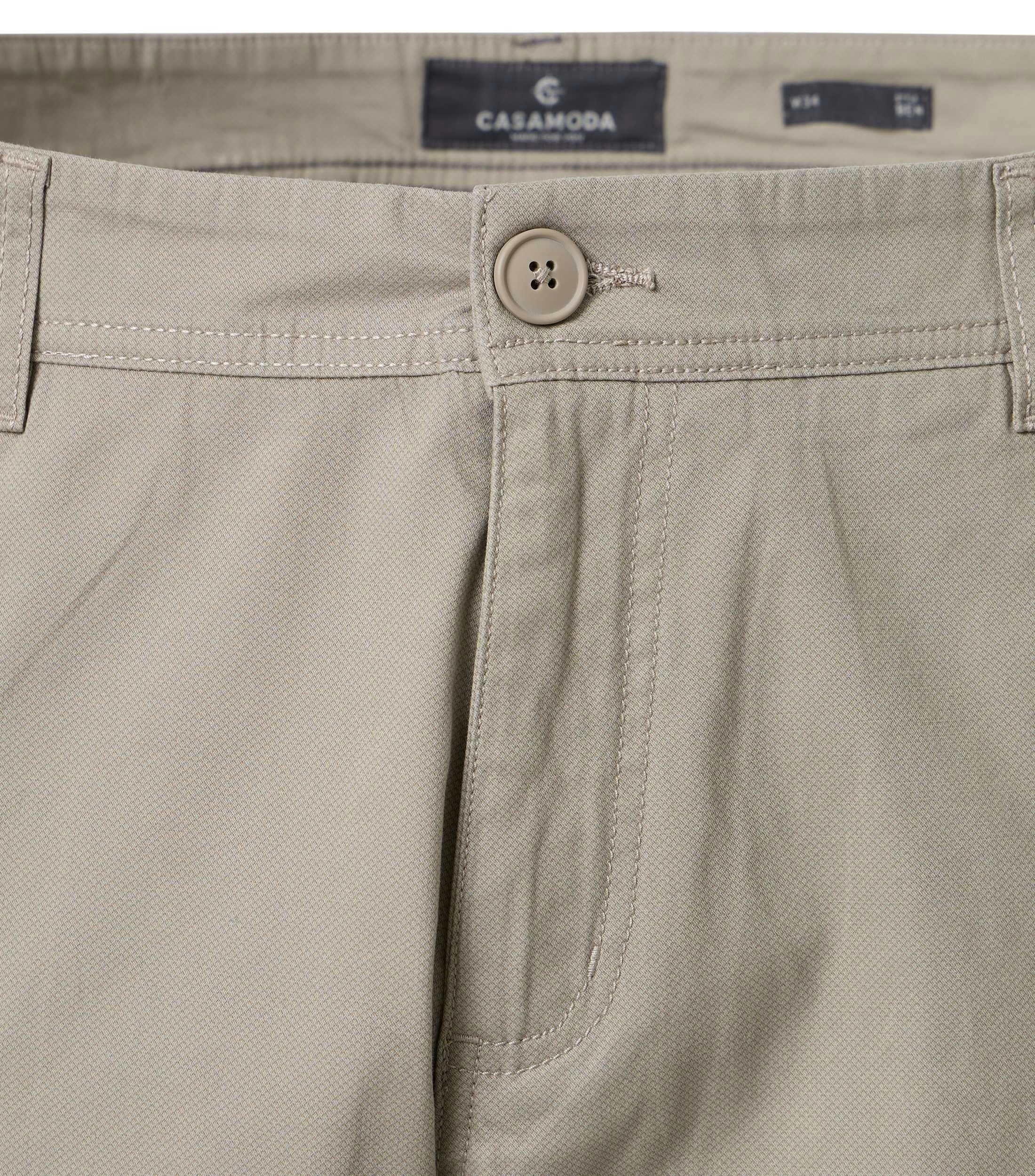 Shorts im unifarbenen Design in der Farbe Beige