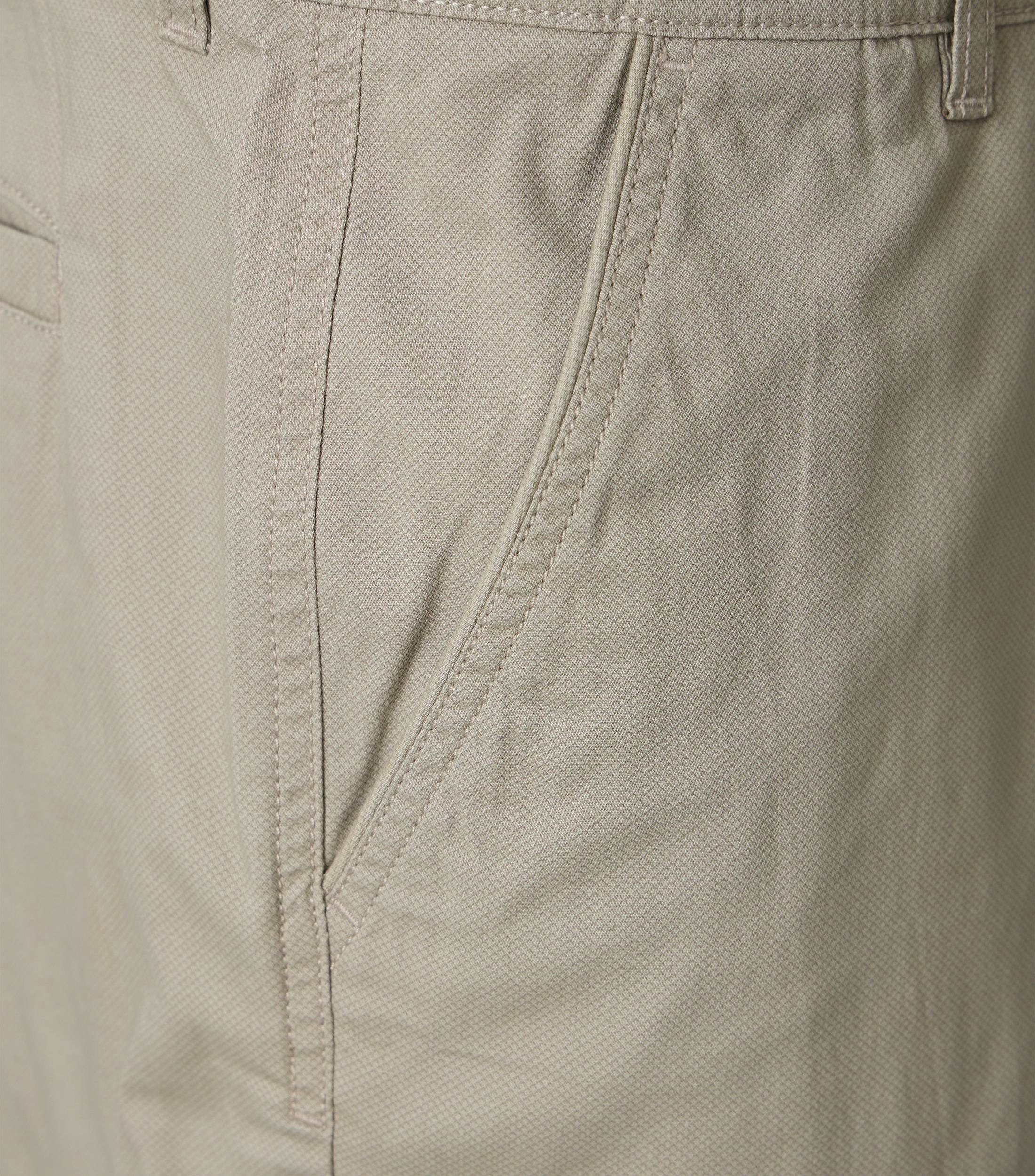 Shorts im unifarbenen Design in der Farbe Beige