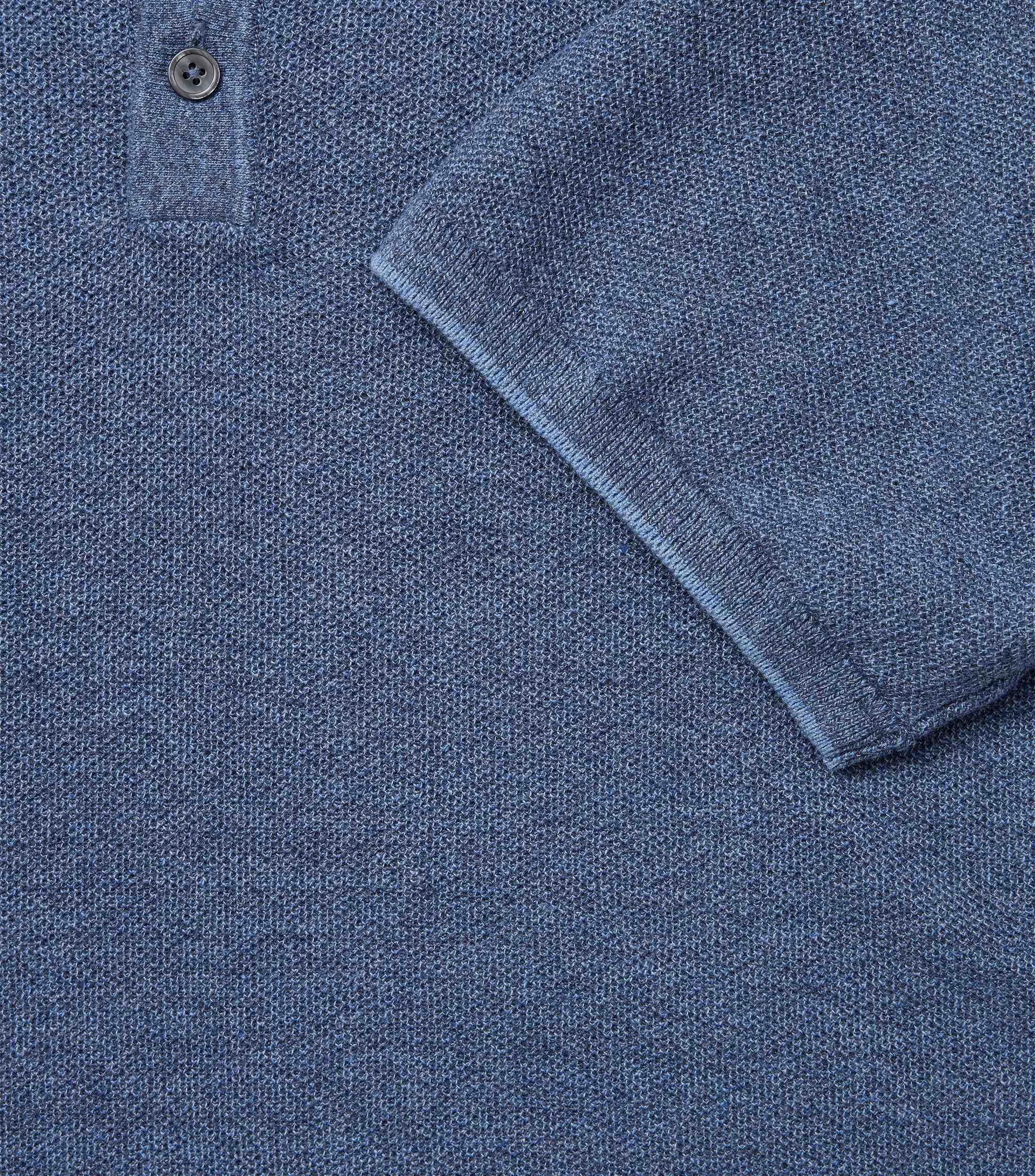 Polo-Shirt im unifarbenen Design in der Farbe Blau