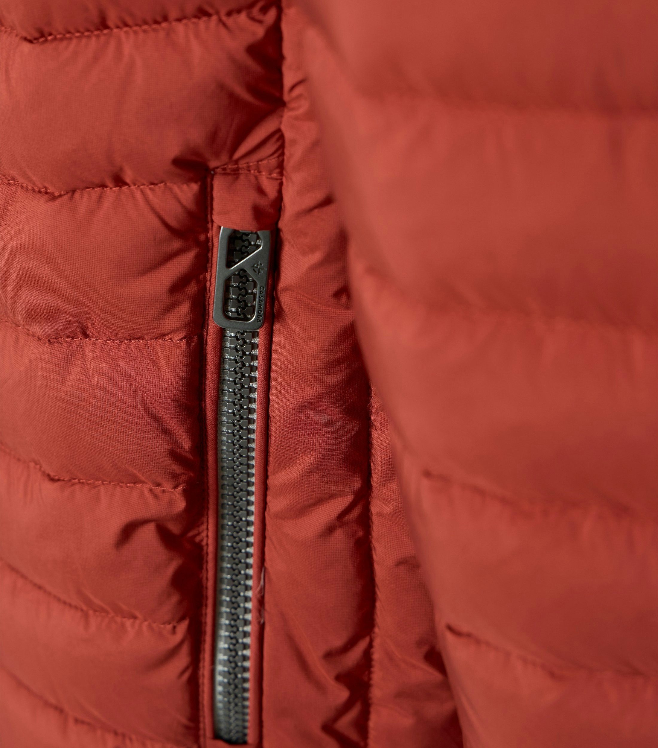 Jacke im unifarbenen Design in der Farbe Rot