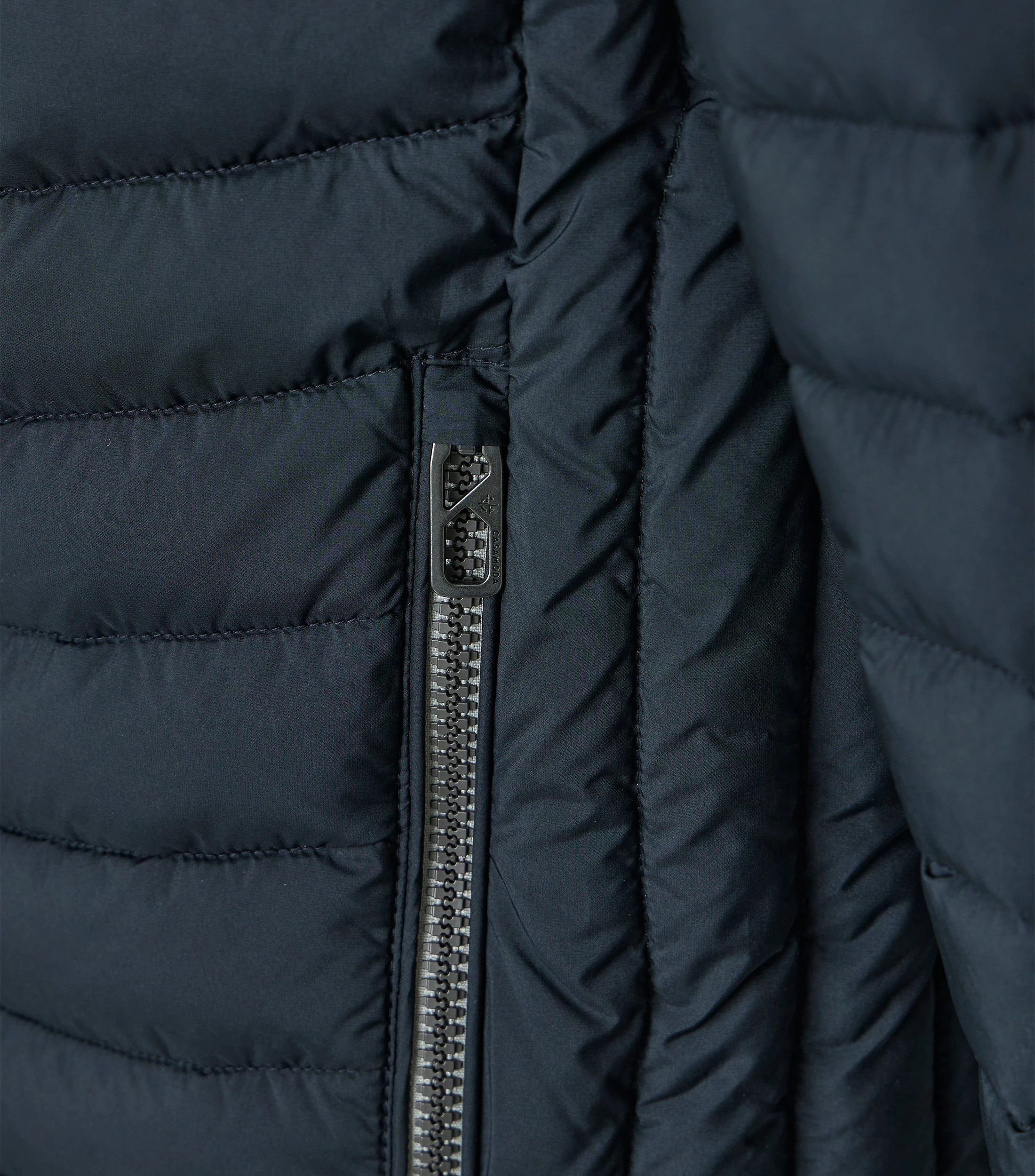 Jacke im unifarbenen Design in der Farbe Dunkelblau