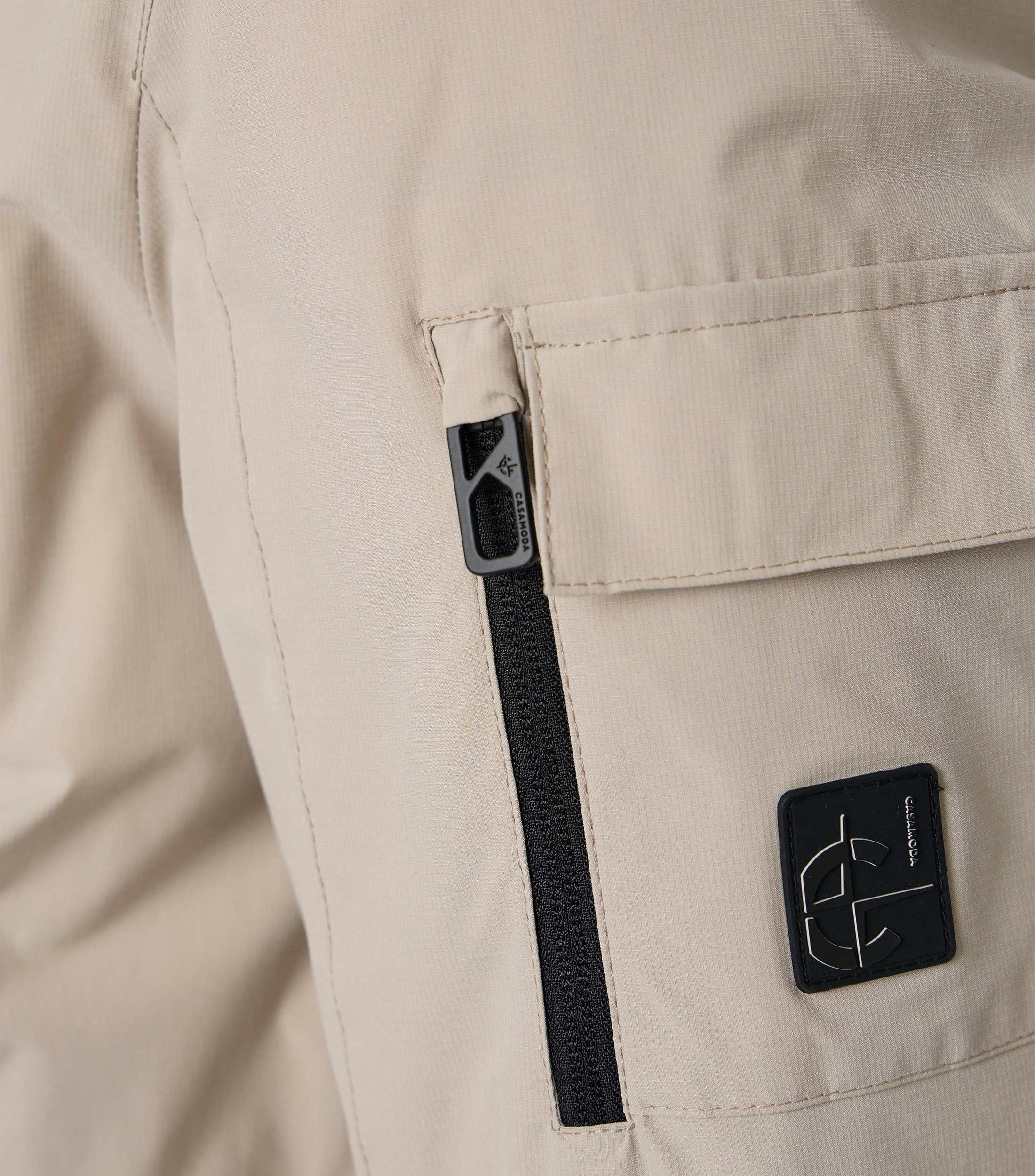 Jacke im unifarbenen Design in der Farbe Beige