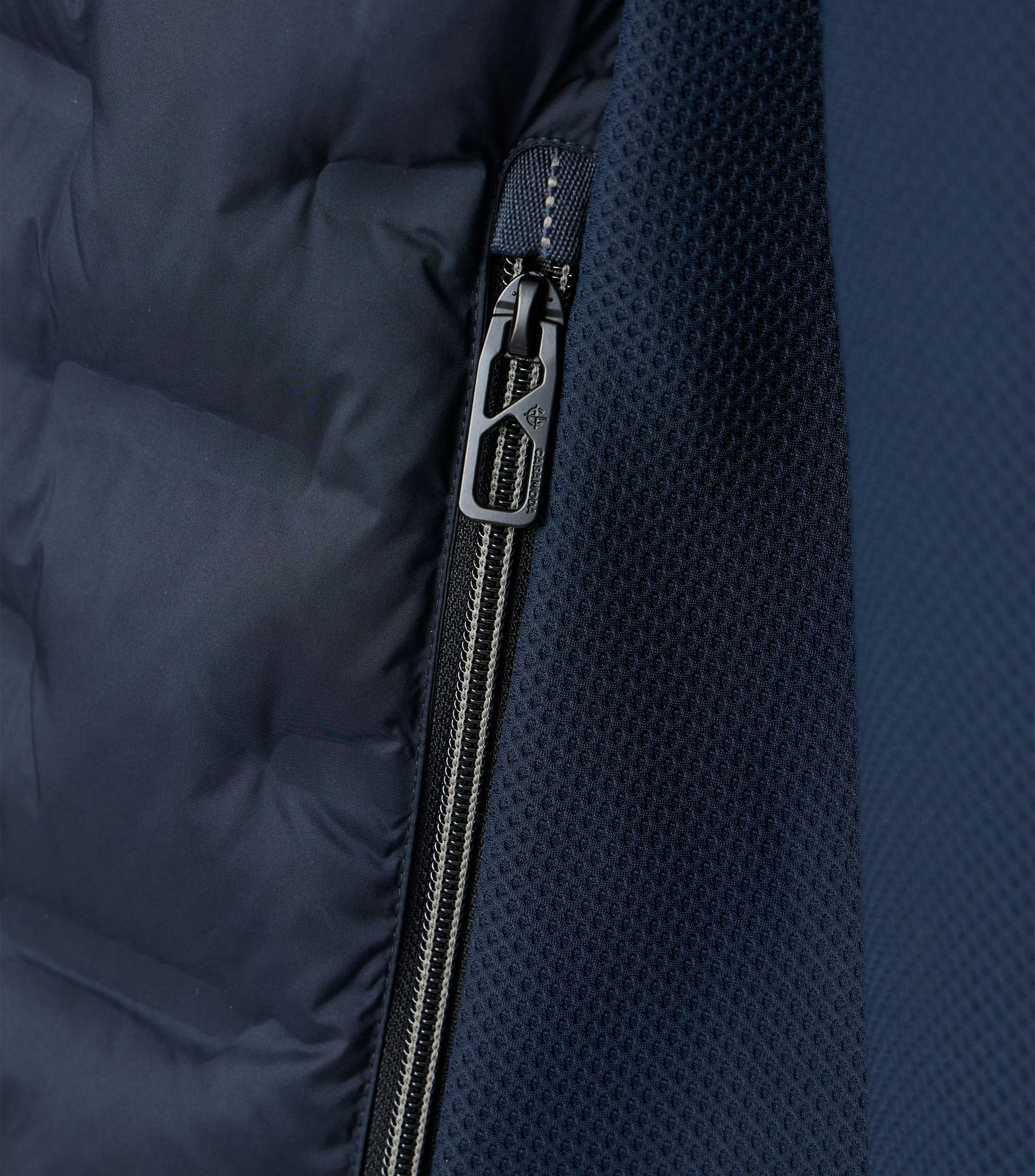 Jacke im unifarbenen Design in der Farbe Dunkelblau