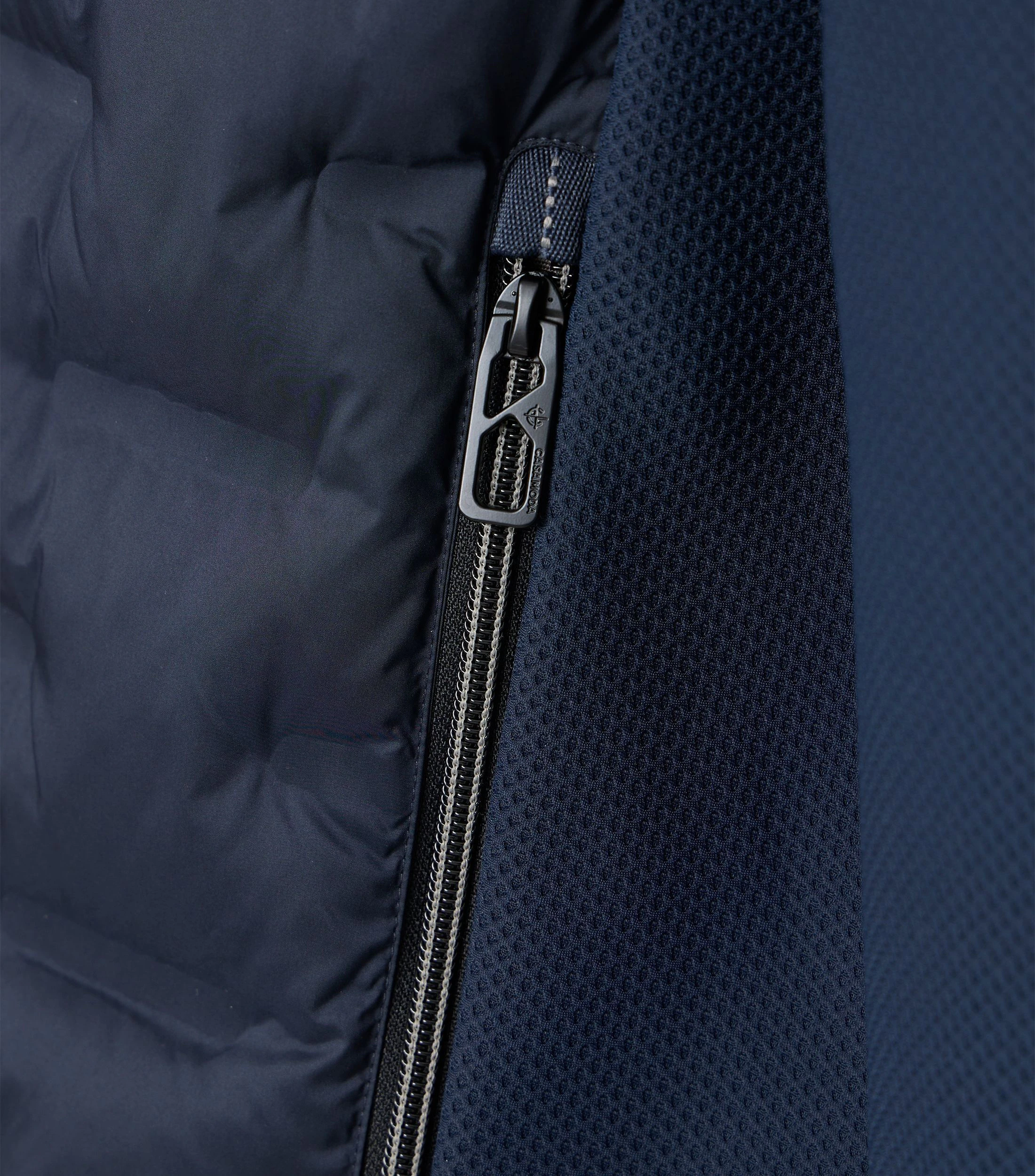 Jacke im unifarbenen Design in der Farbe Dunkelblau