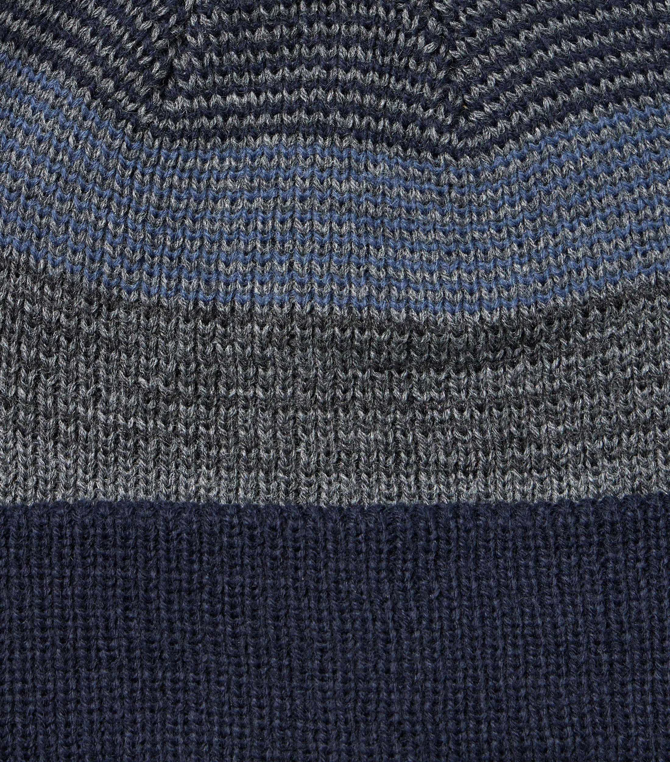 Mütze im unifarbenen Design in der Farbe Blau