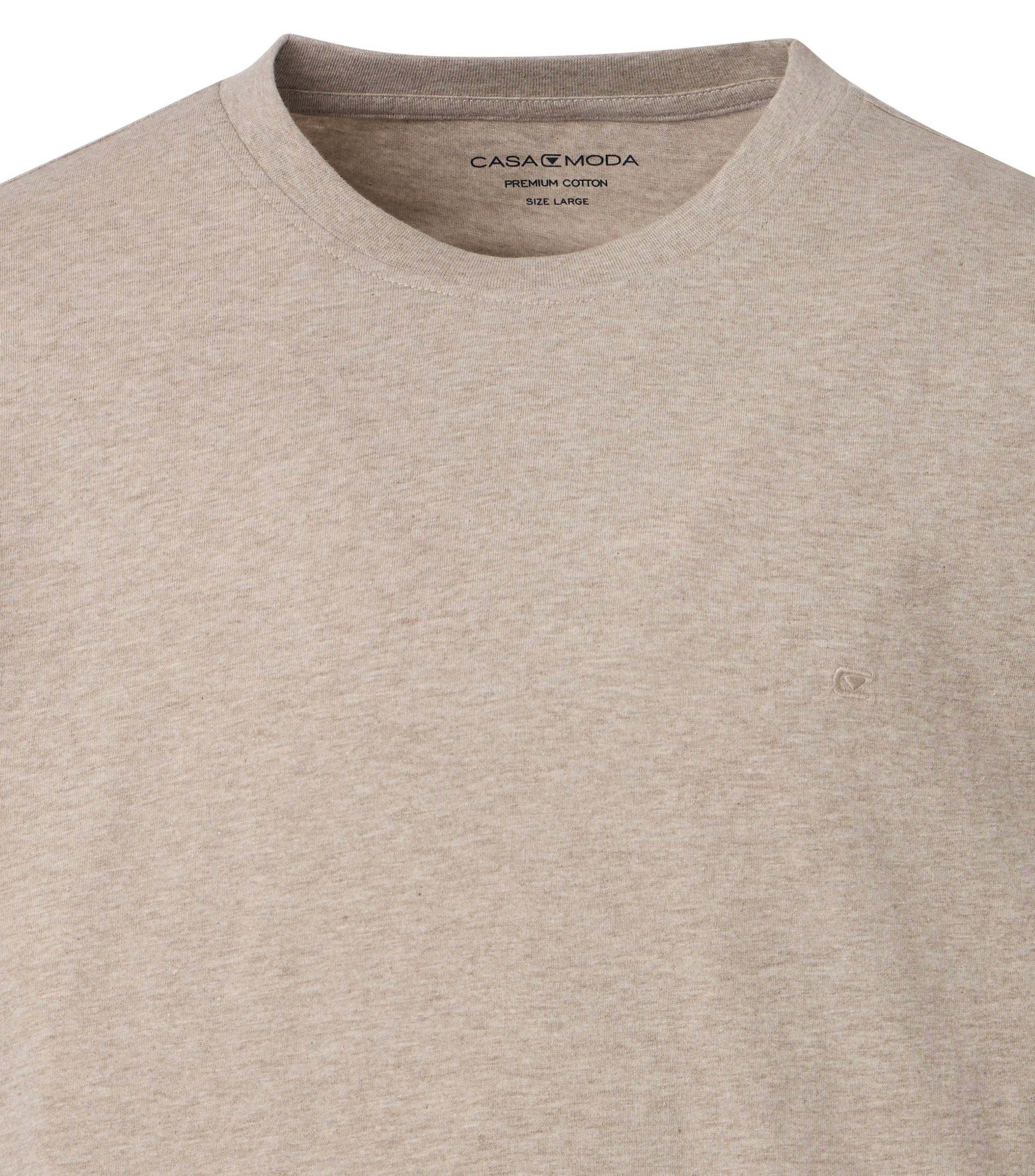 Ein T-Shirt im uni Muster in der Farbe Hellbraun