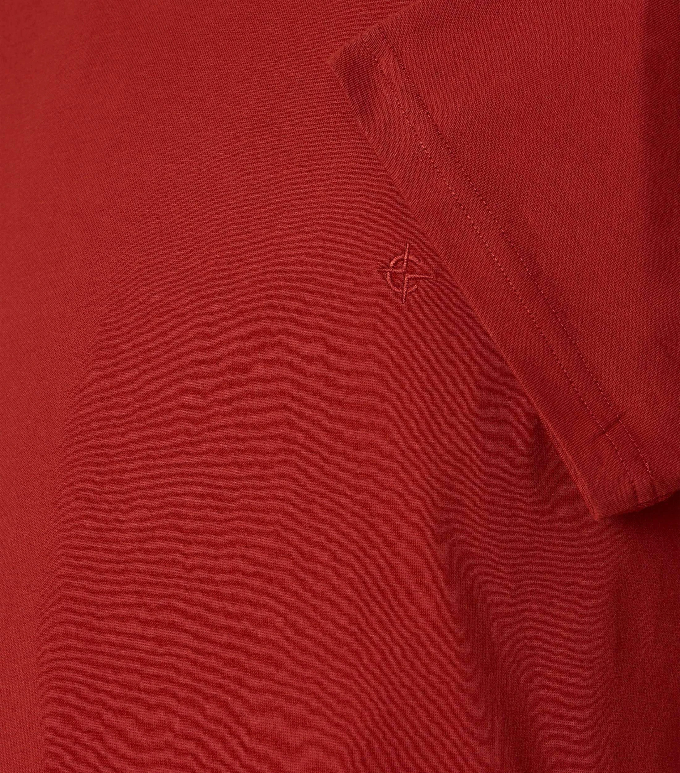 T-Shirt im unifarbenen Design in der Farbe Kirschrot