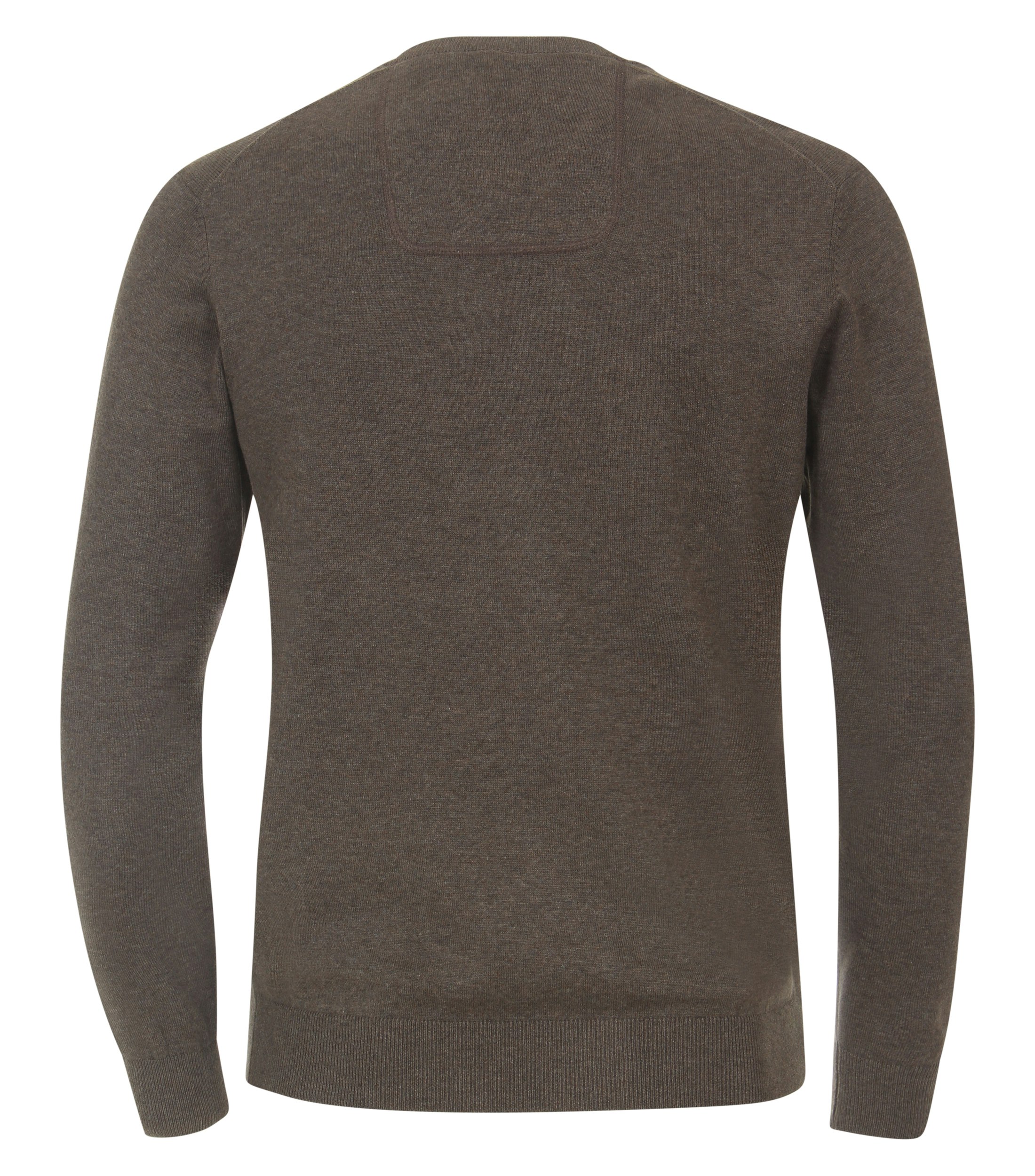 Das Model trägt ein Pullover im uni Muster in der Farbe Schlamm