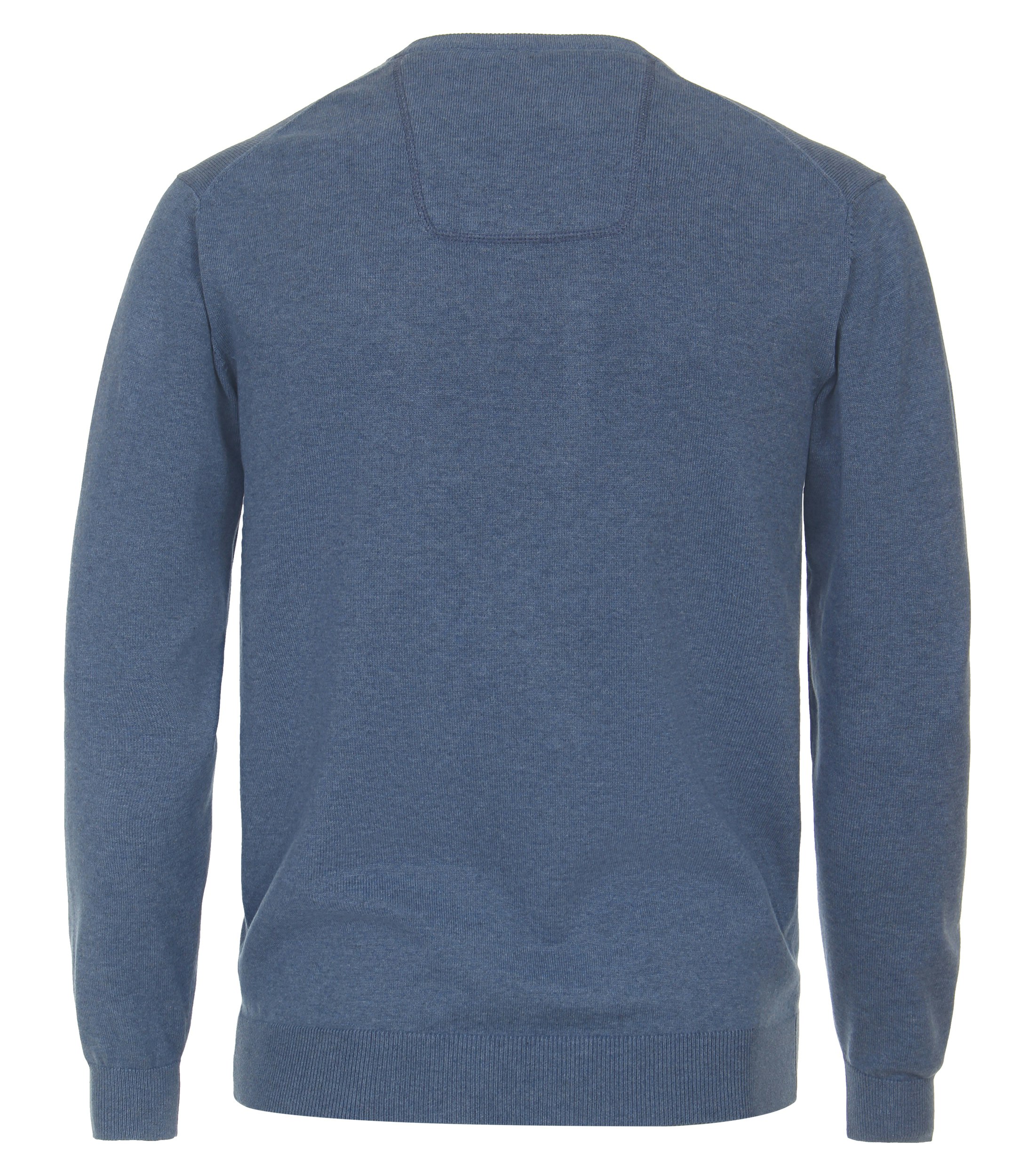 Das Model trägt ein Pullover im uni Muster in der Farbe Mittelblau