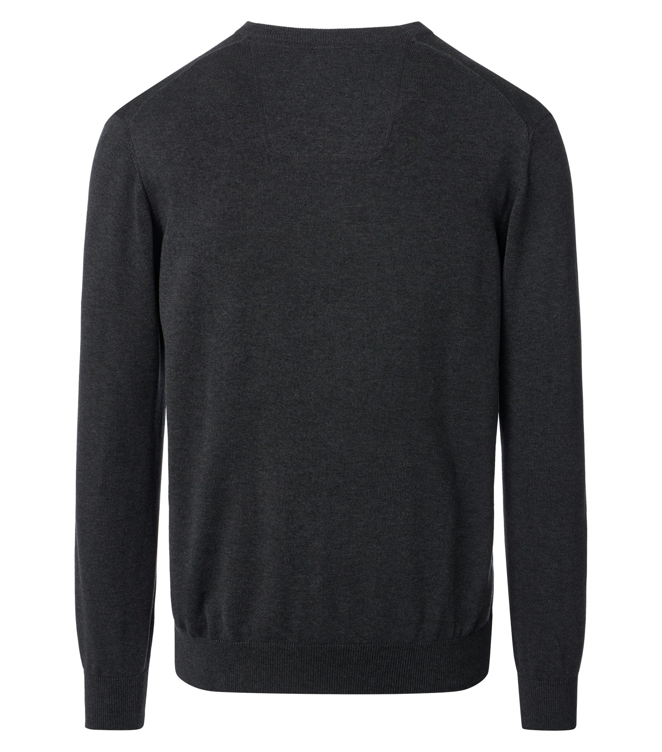 Das Model trägt ein Pullover im uni Muster in der Farbe Grauschwarz