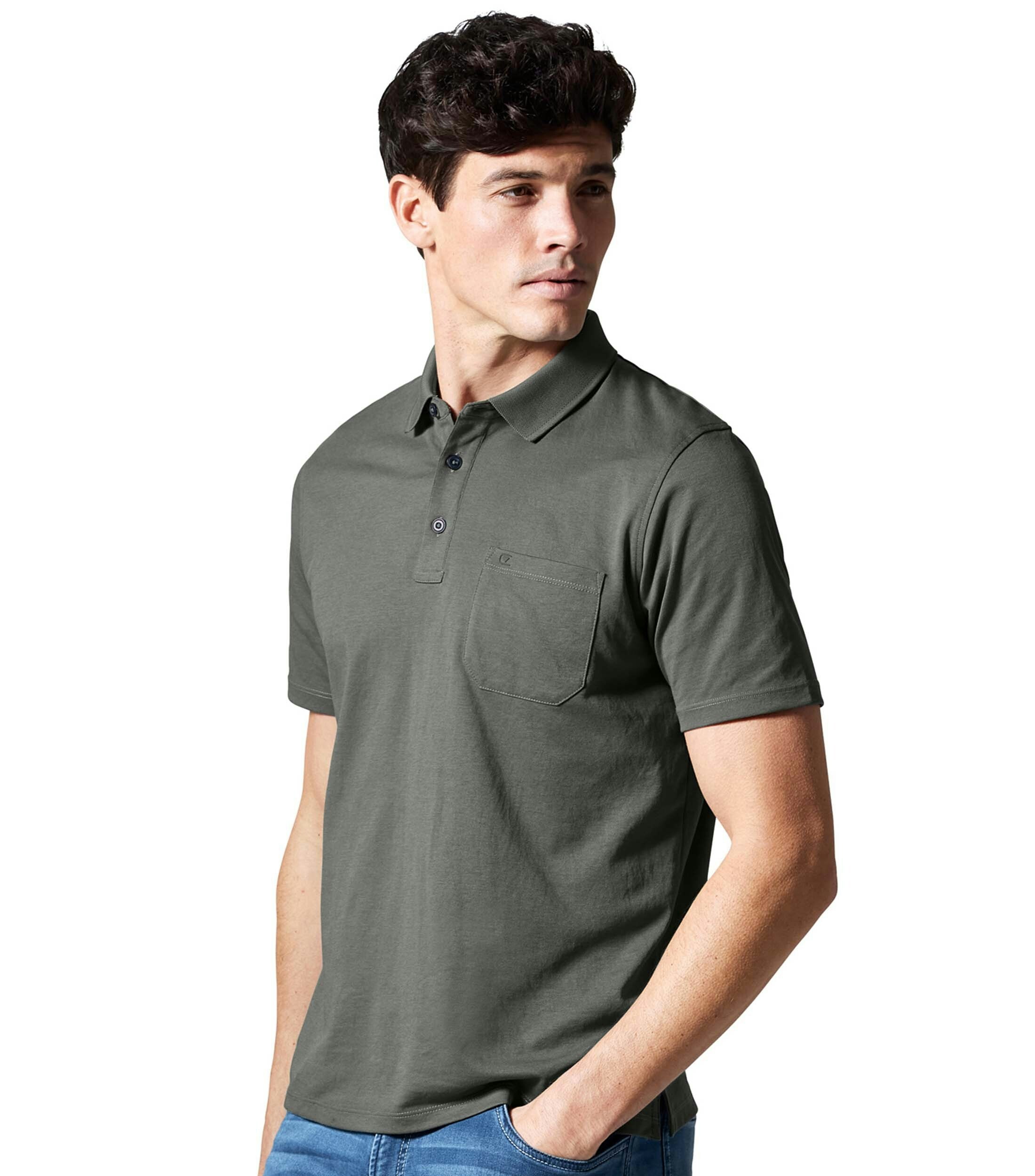 Ein Polo-Shirt im uni Muster in der Farbe Olive