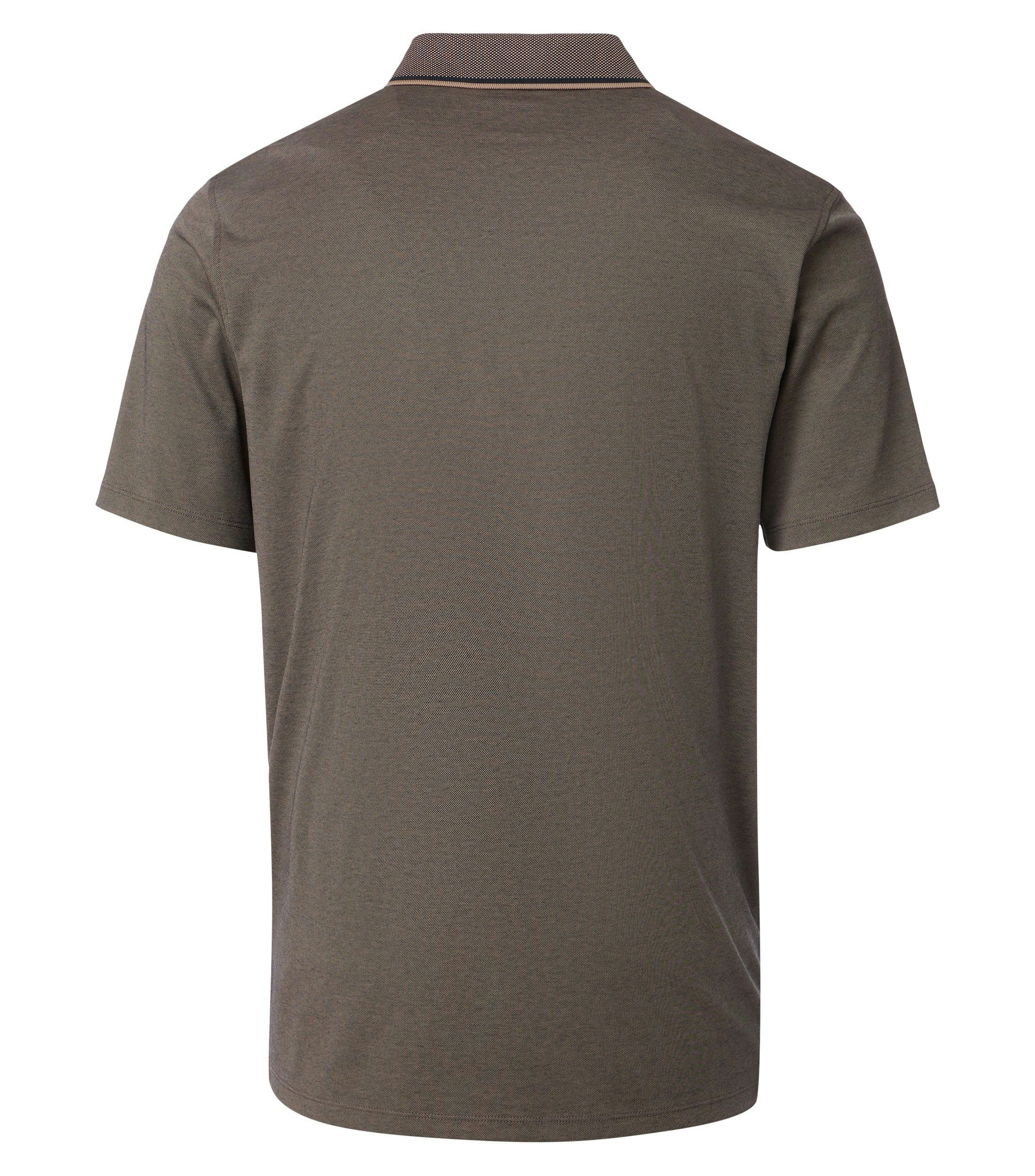 Ein Polo-Shirt im uni Muster in der Farbe Schlamm