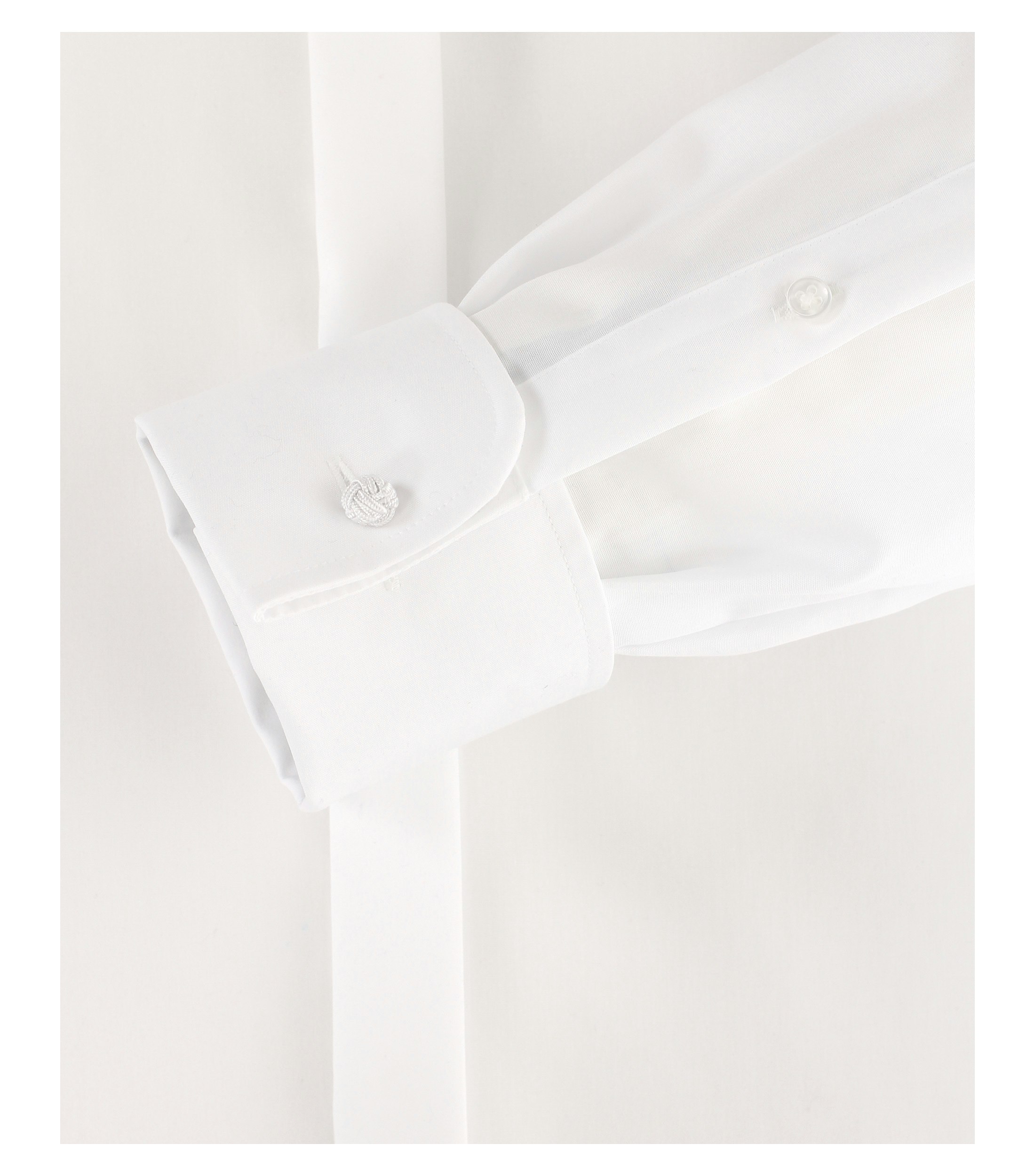 Ein Businesshemd im uni Muster in der Farbe Weiß