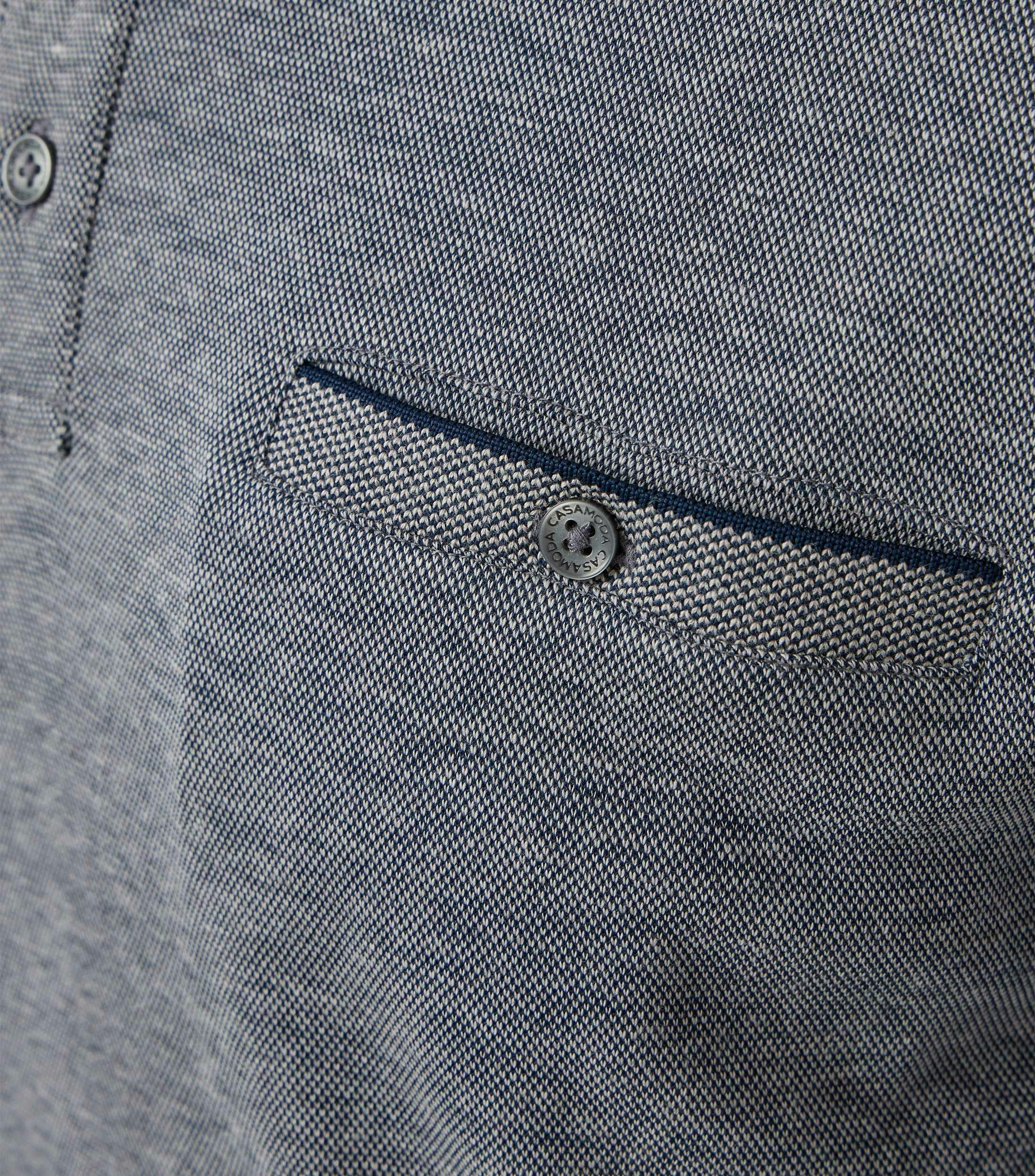 Polo-Shirt im unifarbenen Design in der Farbe graues Mittelblau