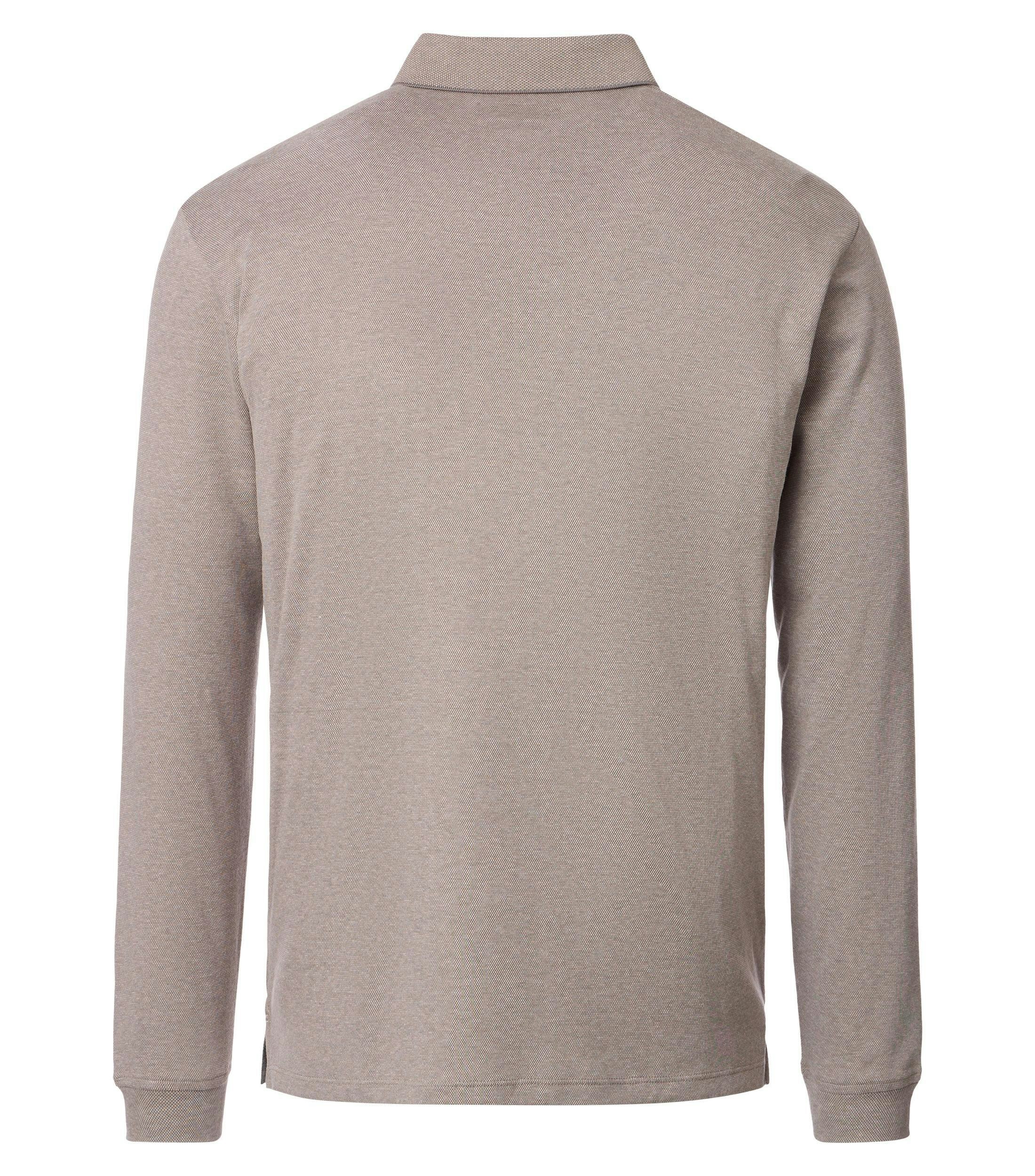 Ein Polo-Shirt im gestreift Muster in der Farbe Beige
