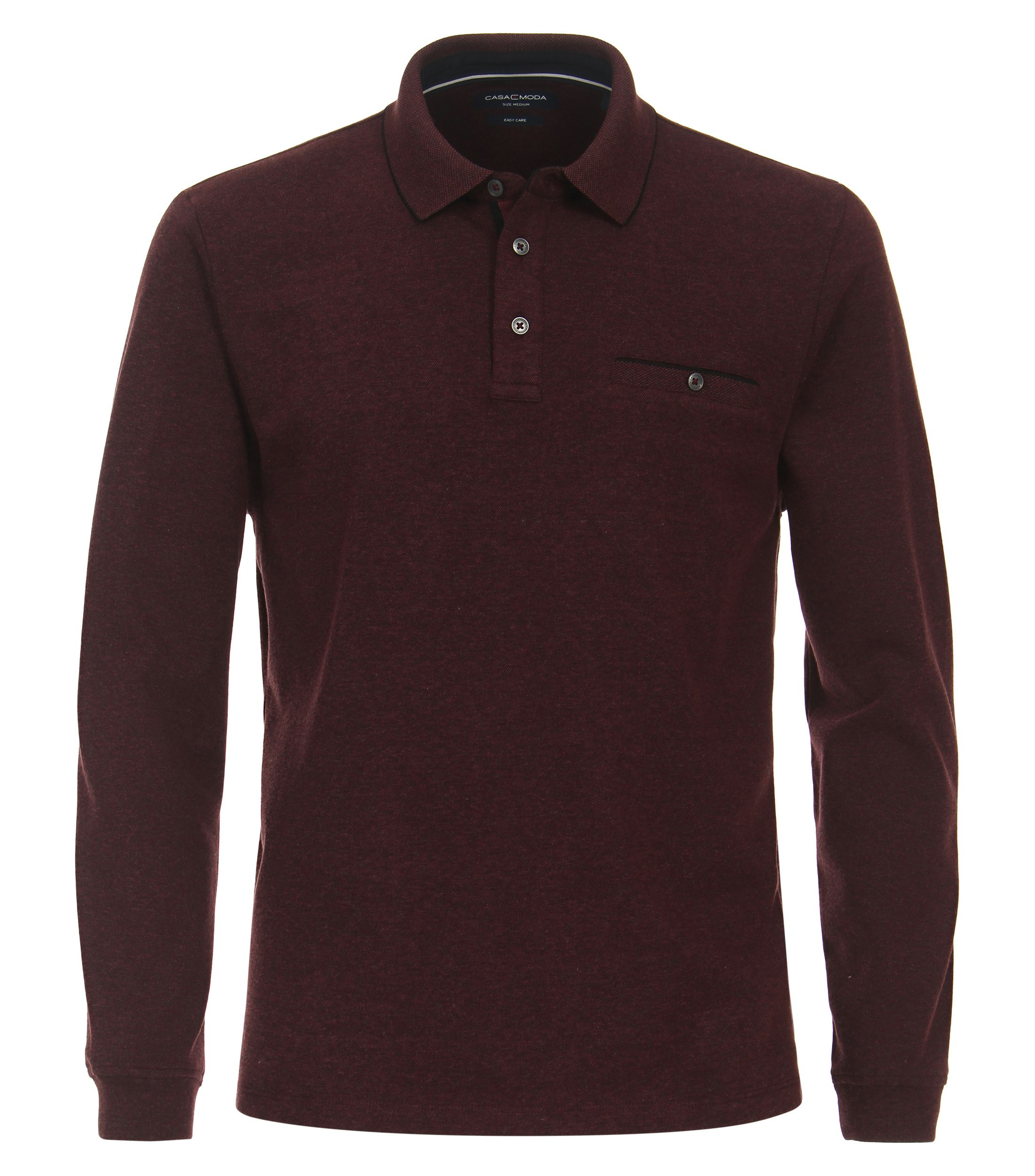 Das Model trägt ein PoloShirt im gestreift Muster in der Farbe Dunkelrot