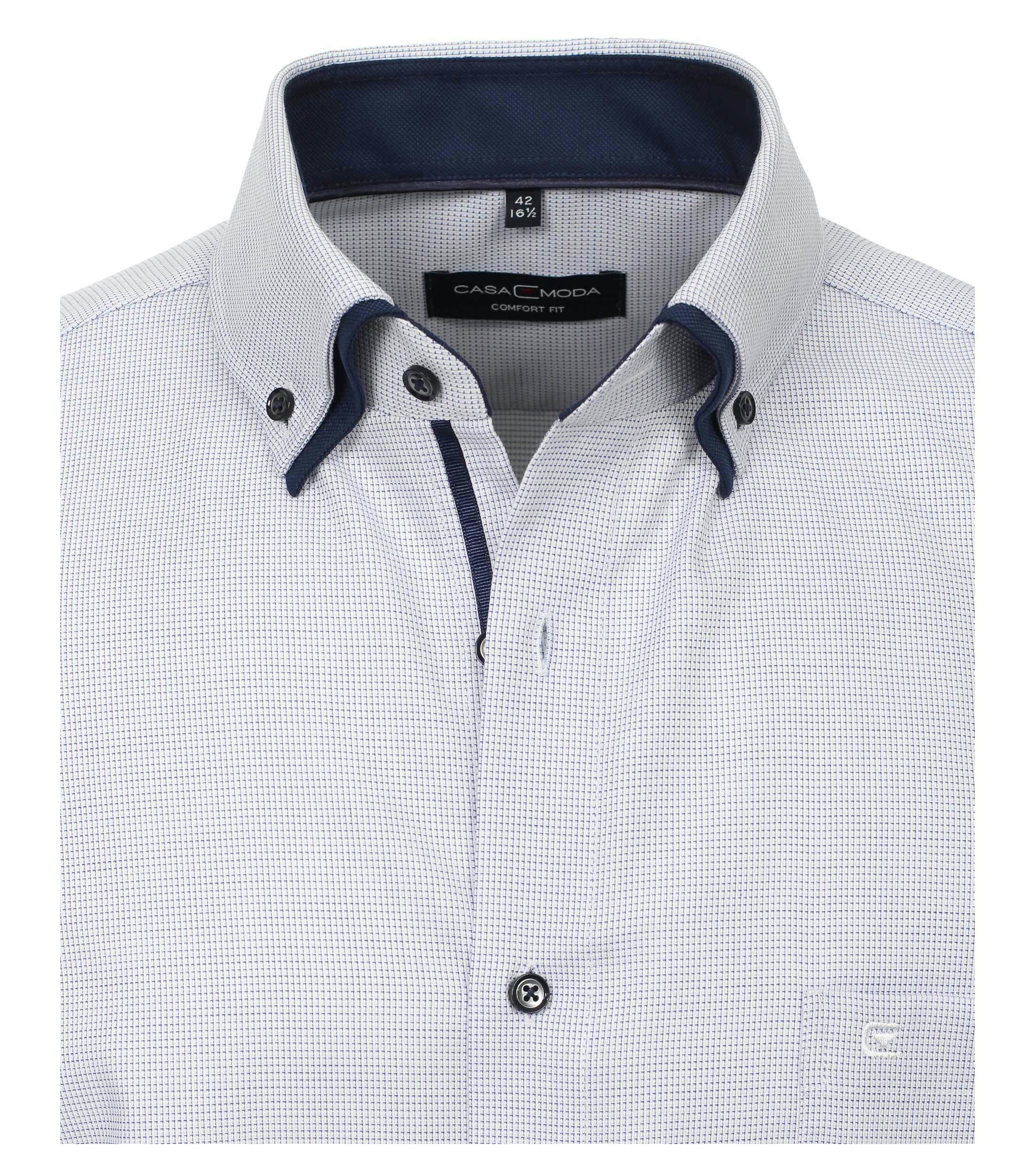 Ein Businesshemd im uni Muster in der Farbe Mittelblau