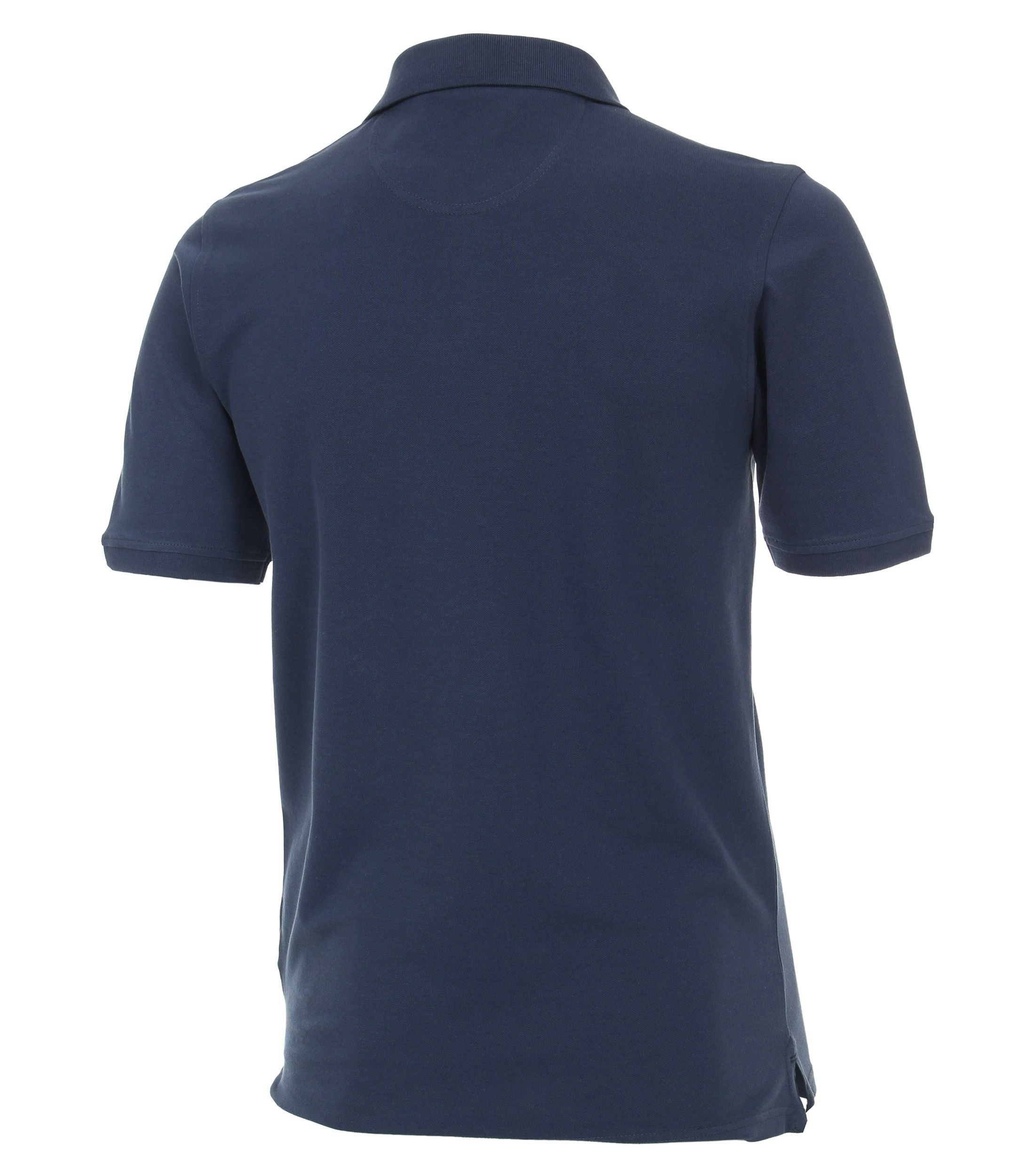 Das Model trägt ein PoloShirt im uni Muster in der Farbe graues Dunkelblau