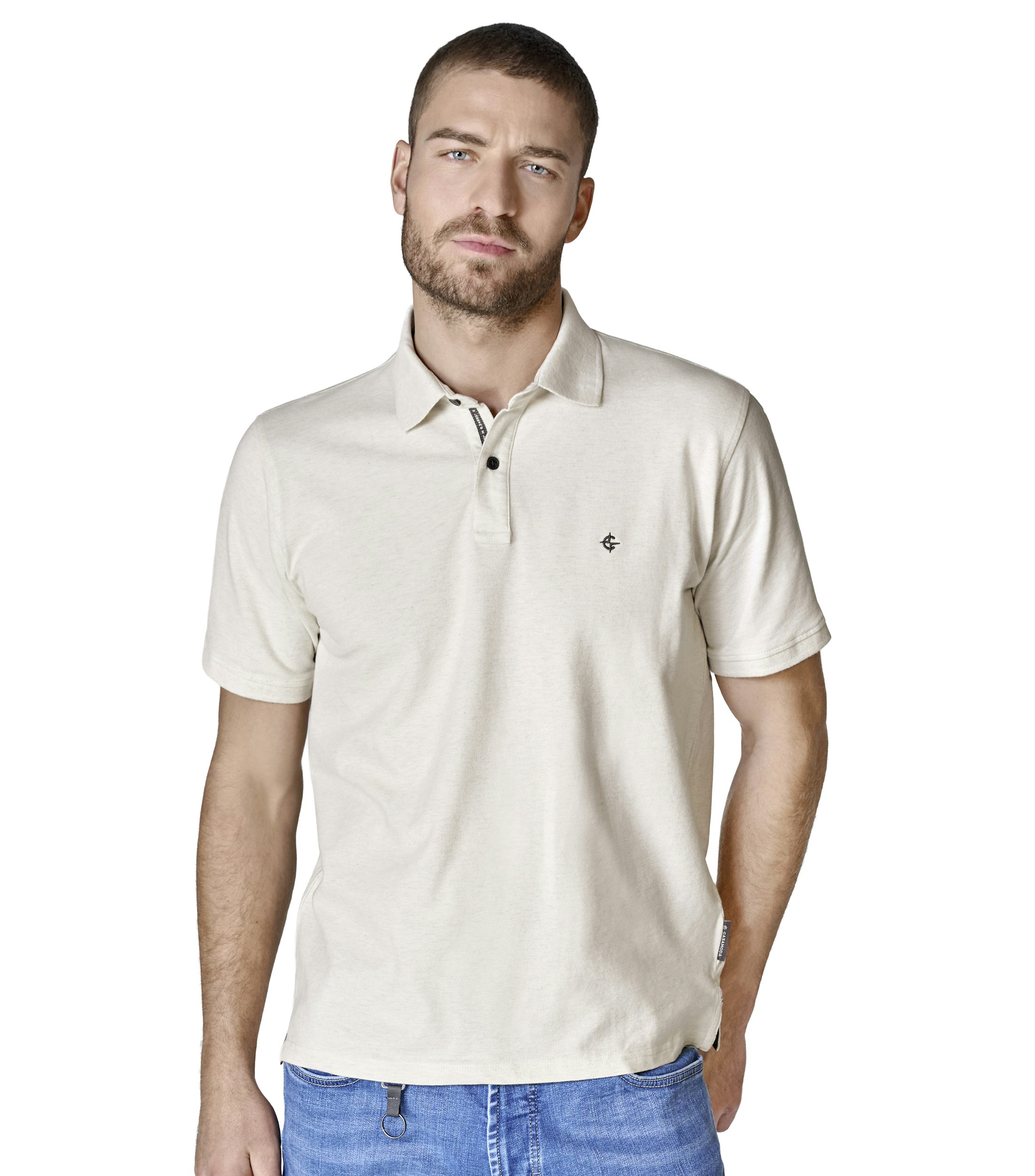Ein Polo-Shirt im uni Muster in der Farbe Ivory