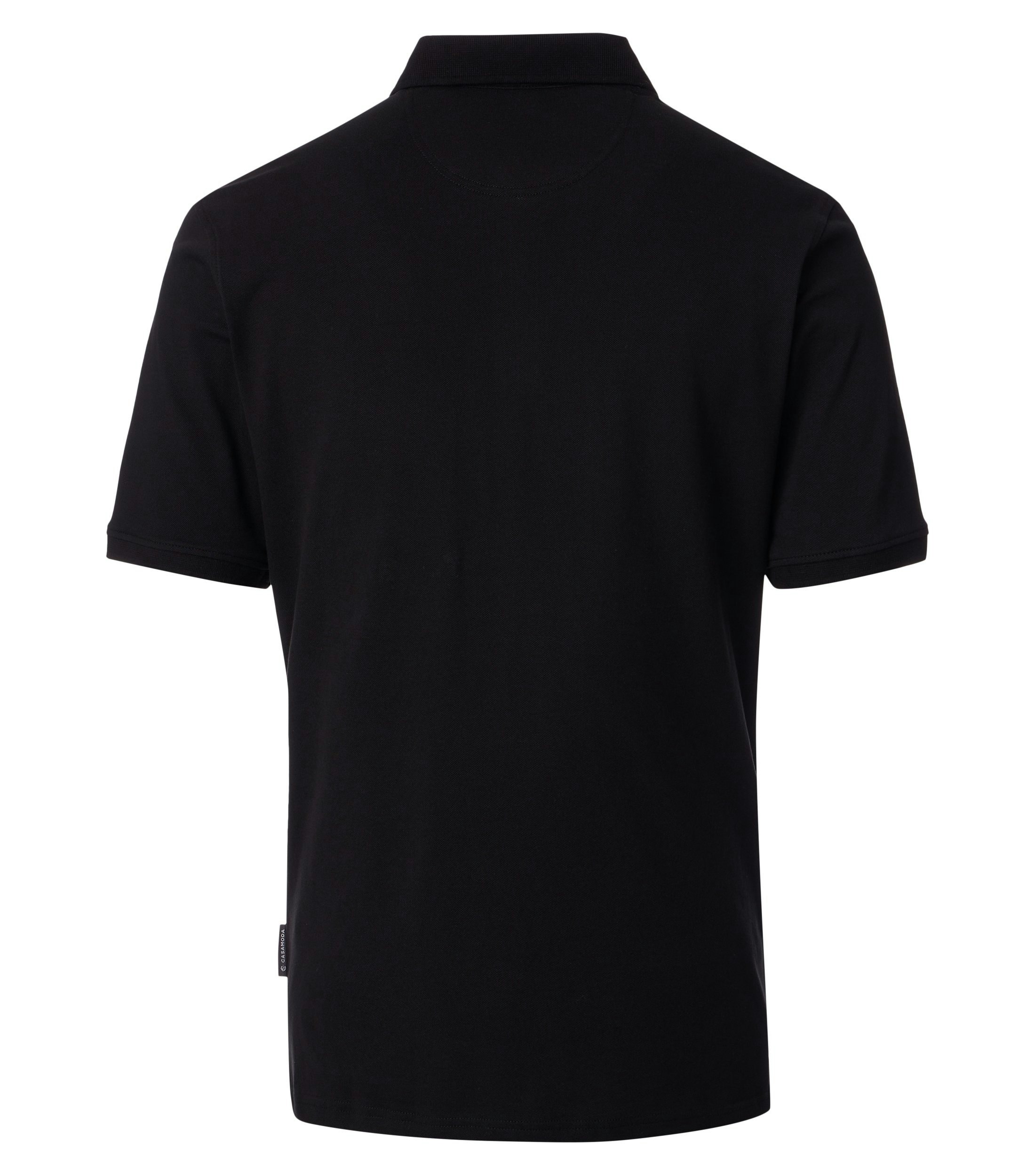 Das Model trägt ein PoloShirt im uni Muster in der Farbe Schwarz