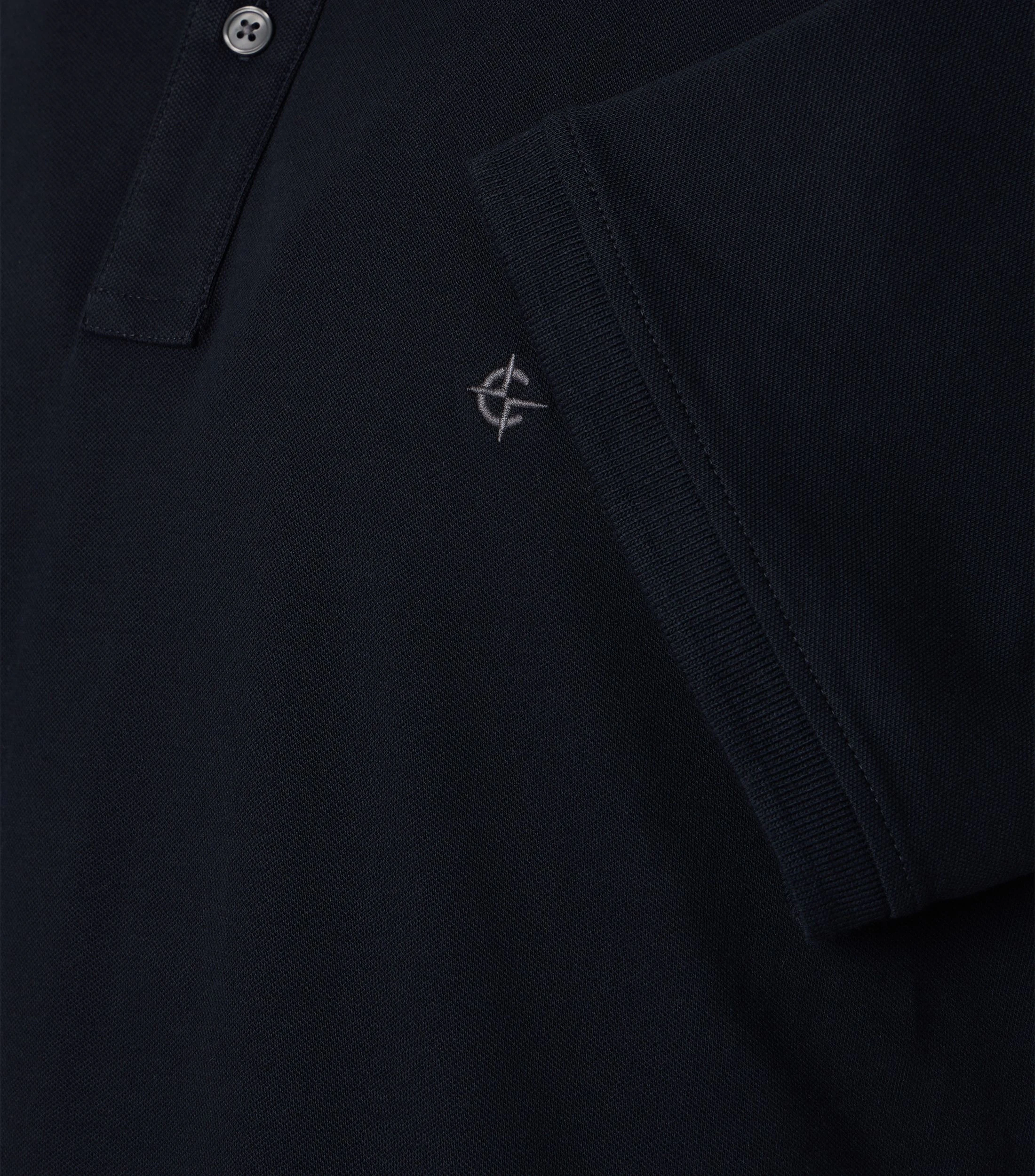 Polo-Shirt im unifarbenen Design in der Farbe Dunkelblau