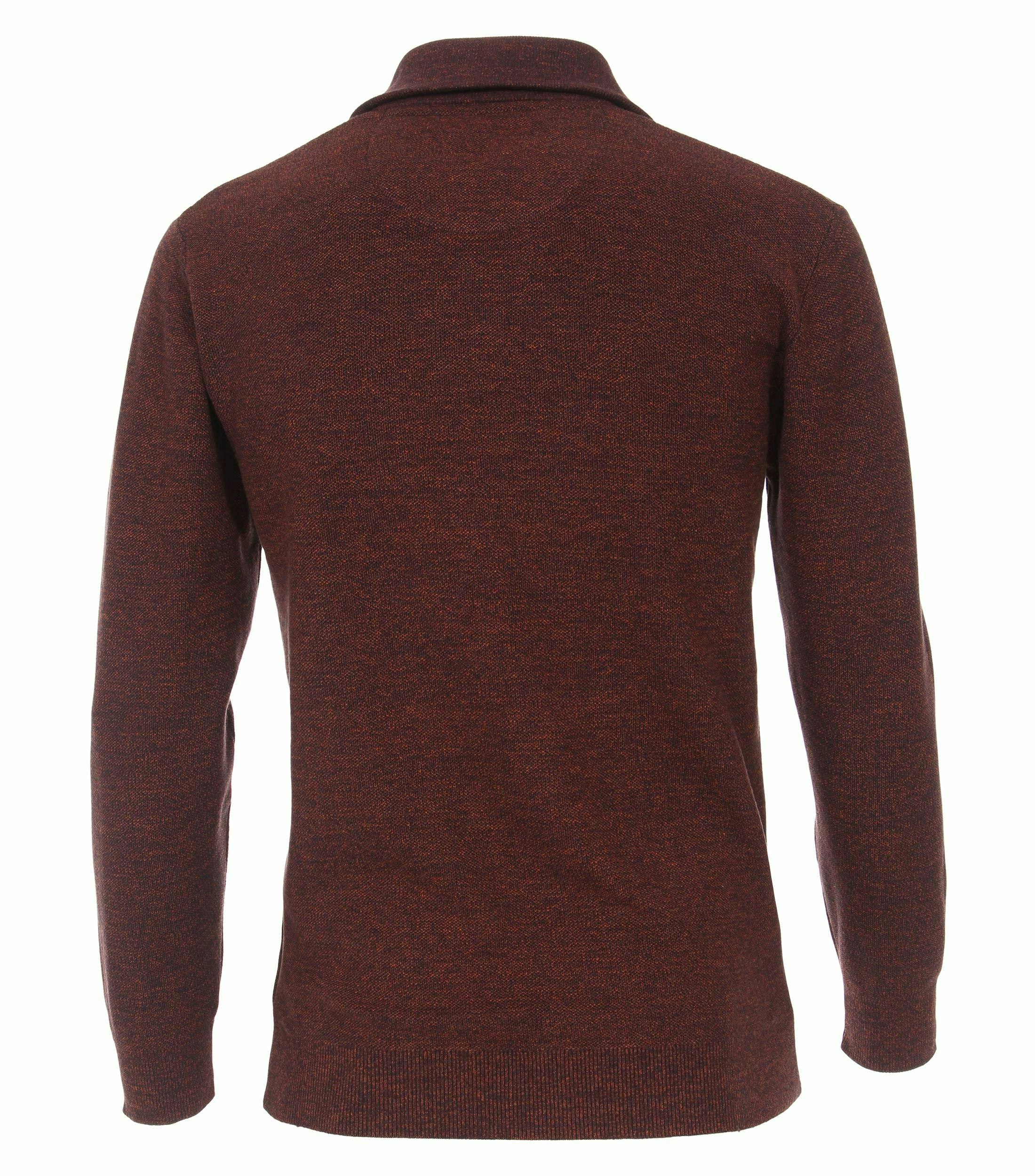 Das Model trägt ein Troyer im uni Muster in der Farbe Dunkelorange